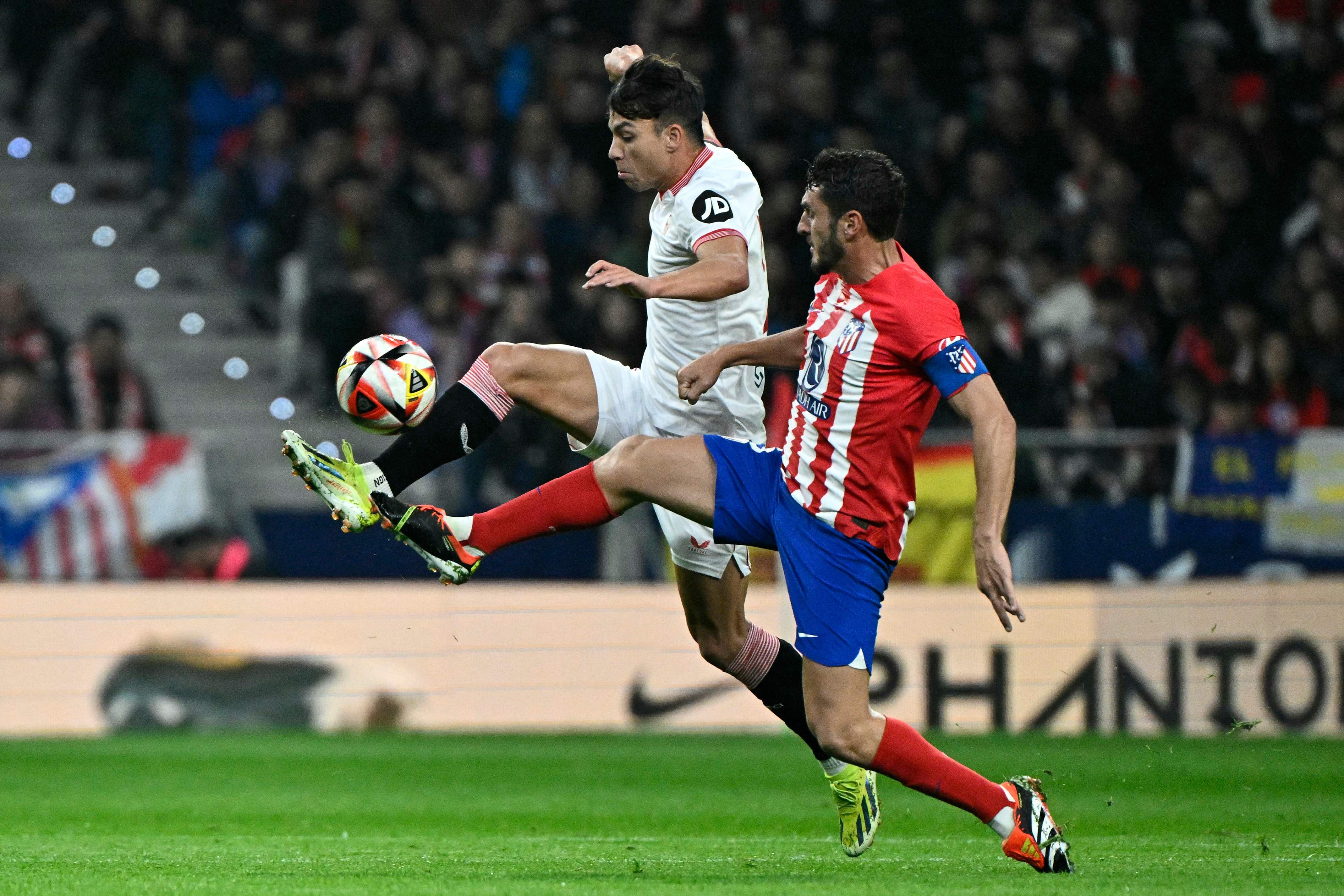 El nuevo balón 'Amberes' con el que Osasuna y Real Madrid jugarán la final  de Copa