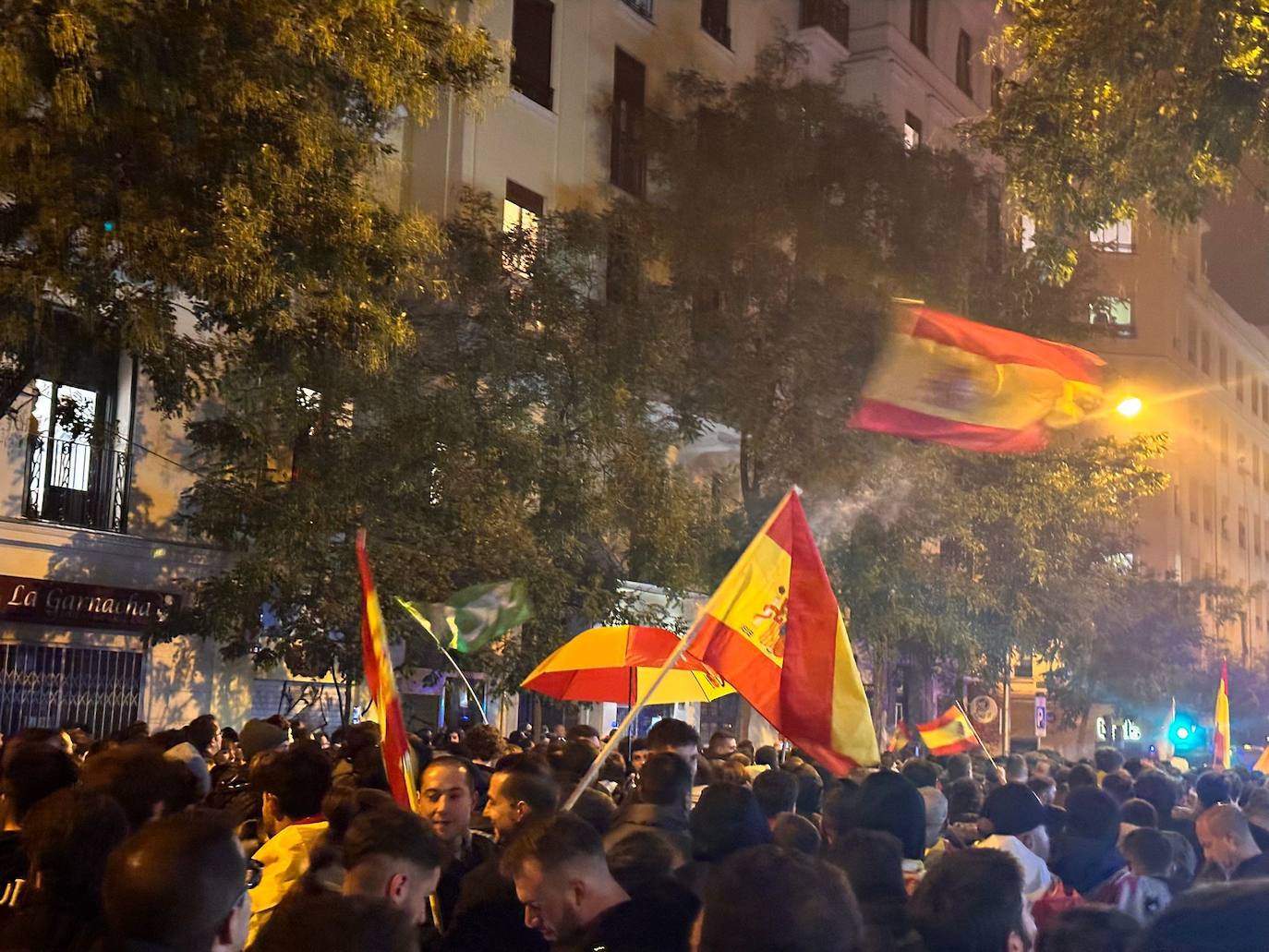 Manifestación contra la amnistía en Ferraz, cortes en Gran Vía, y protestas en el resto de sedes del PSOE hoy, en directo: última hora en Madrid y el resto de España