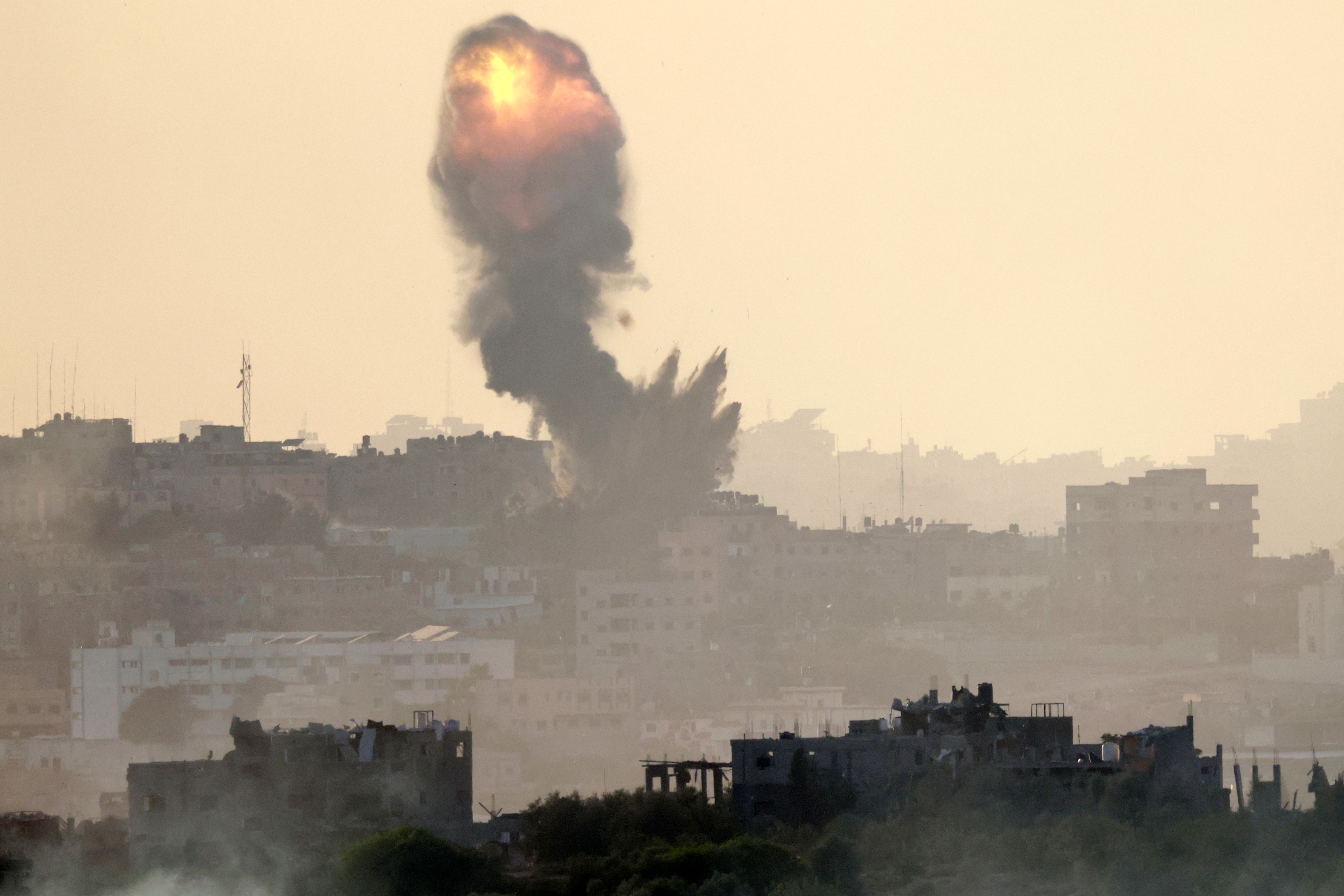 Guerra entre Israel y Hamás, en directo: Israel dinamita la casa en Cisjordania del 'número dos' de Hamás