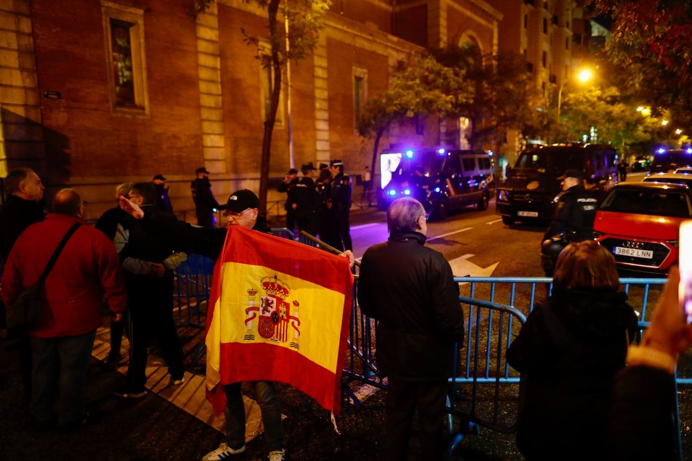 Manifestación contra la amnistía en Ferraz y el resto de sedes del PSOE hoy, en directo: última hora de las concentraciones en Madrid y el resto de España