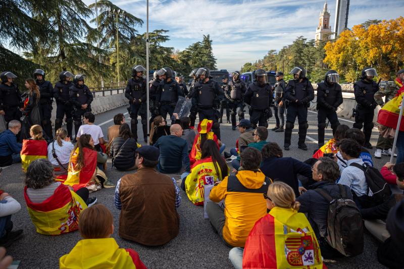 Protestas en Madrid contra la amnistía hoy: última hora de la manifestación en Cibeles y en Ferraz en directo