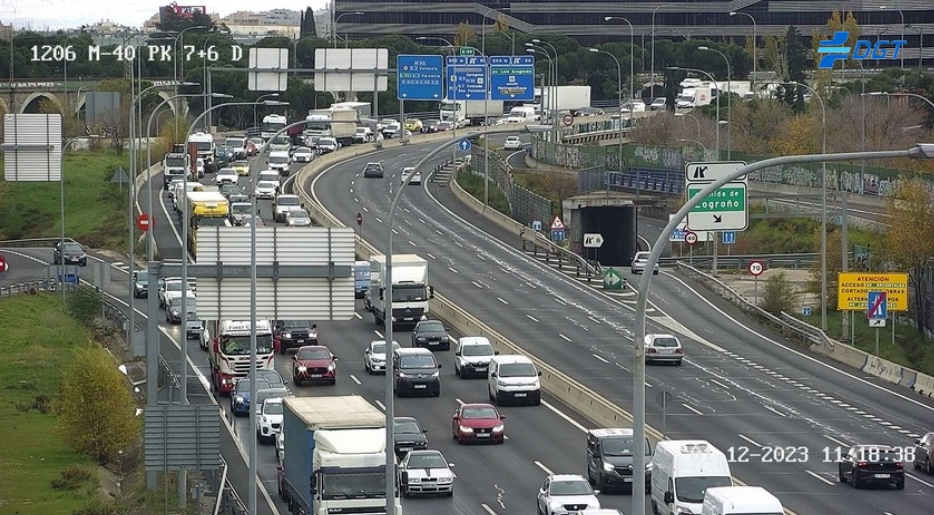 Accidente de helicóptero en la M-40 de Madrid, en directo: número de heridos, causas, cortes de tráfico y última hora hoy