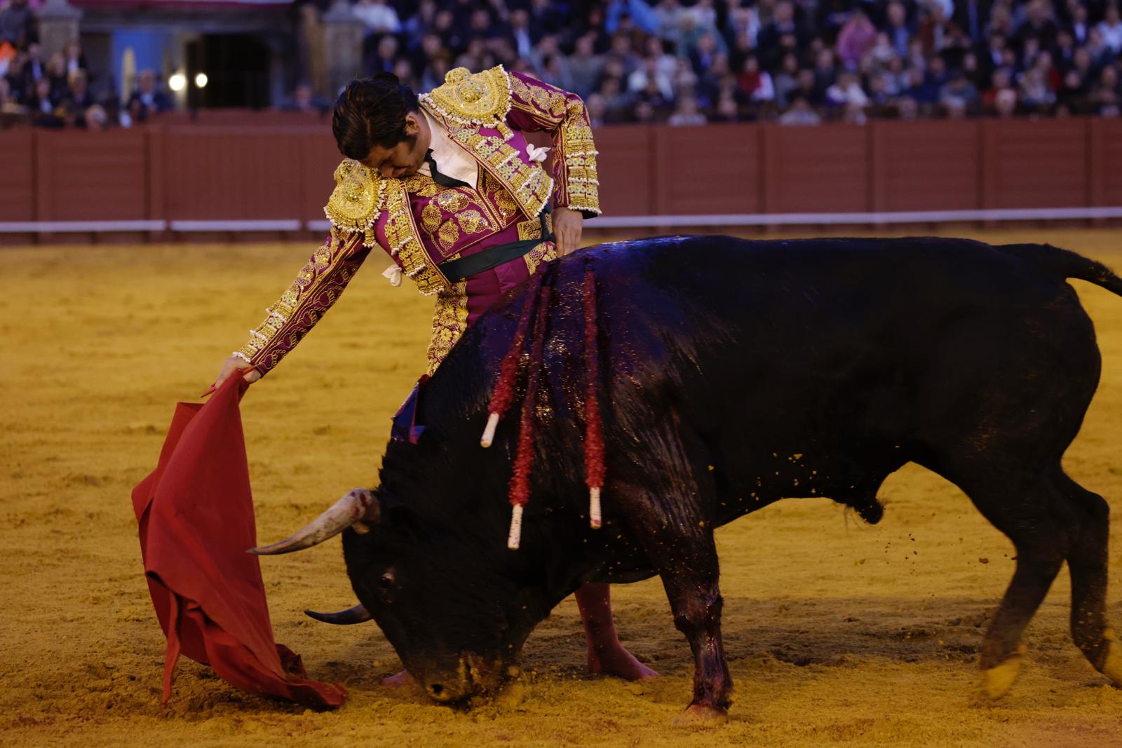 Así te hemos contado la corrida del Domingo de Resurrección en Sevilla en  directo