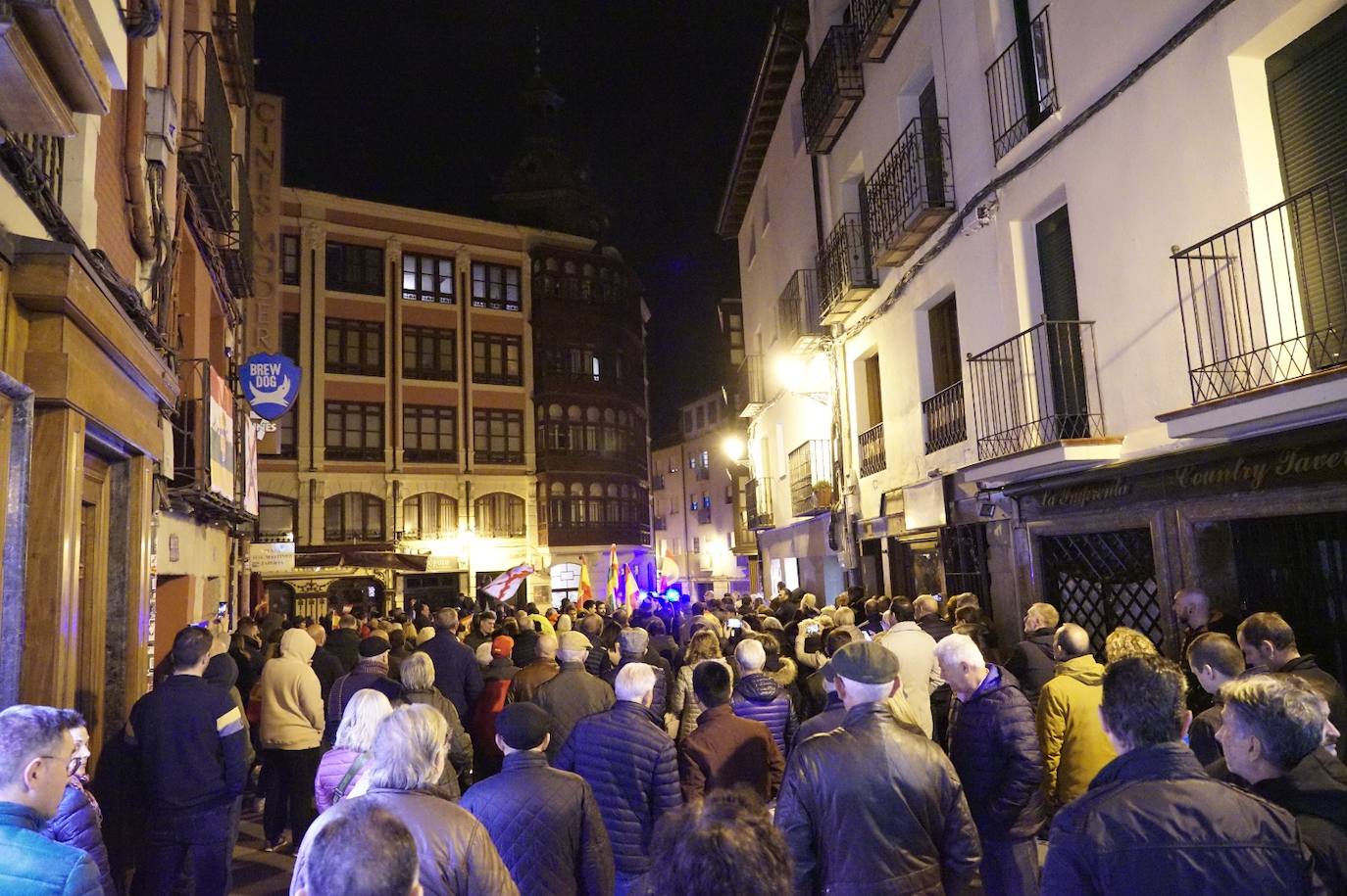 Manifestación contra la amnistía en Ferraz, cortes en Gran Vía, y protestas en el resto de sedes del PSOE hoy, en directo: última hora en Madrid y el resto de España