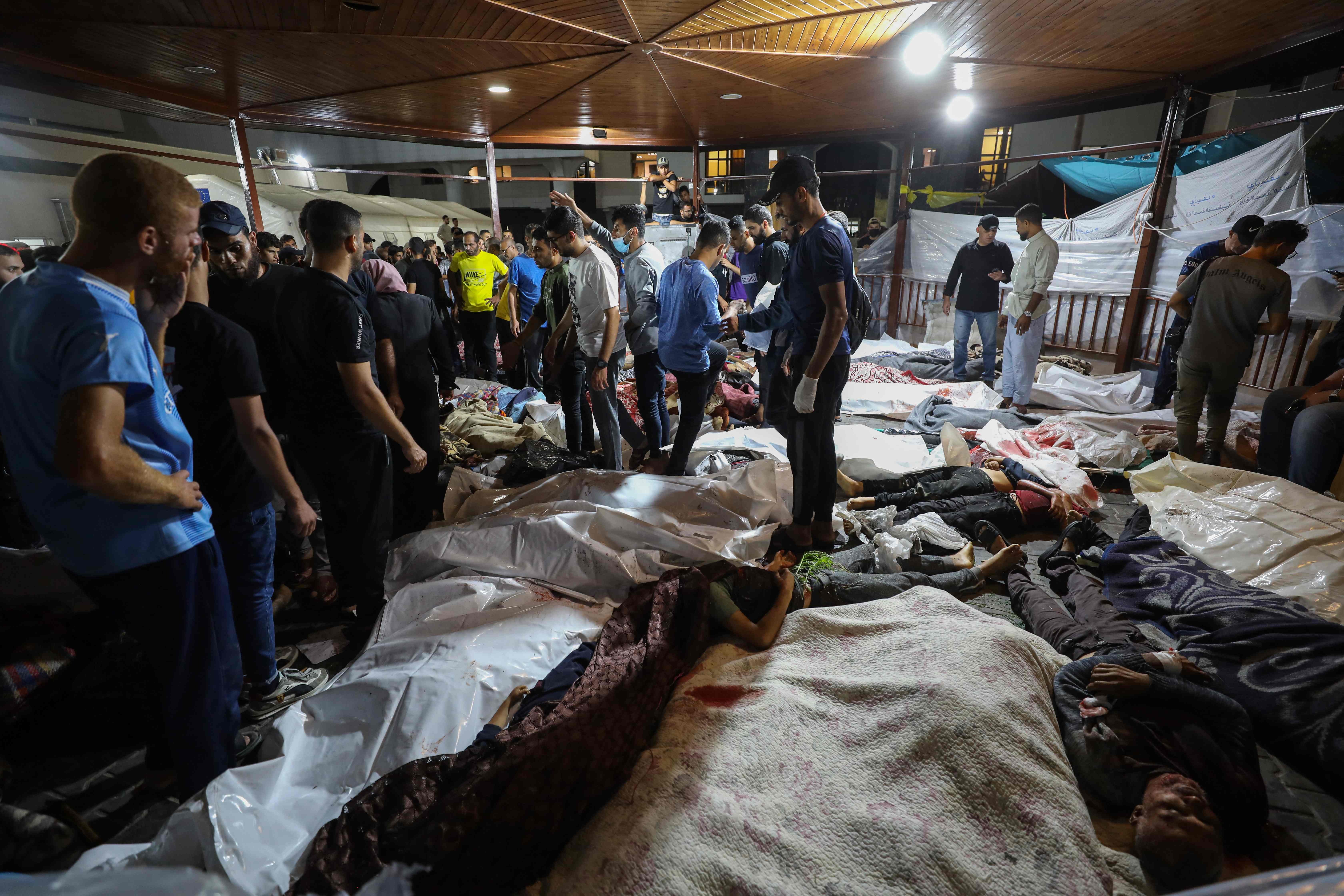 Guerra Israel - Hamás, en directo: ataque de Israel en Gaza a las puertas de un hospital con cientos de muertos y últimas noticias hoy