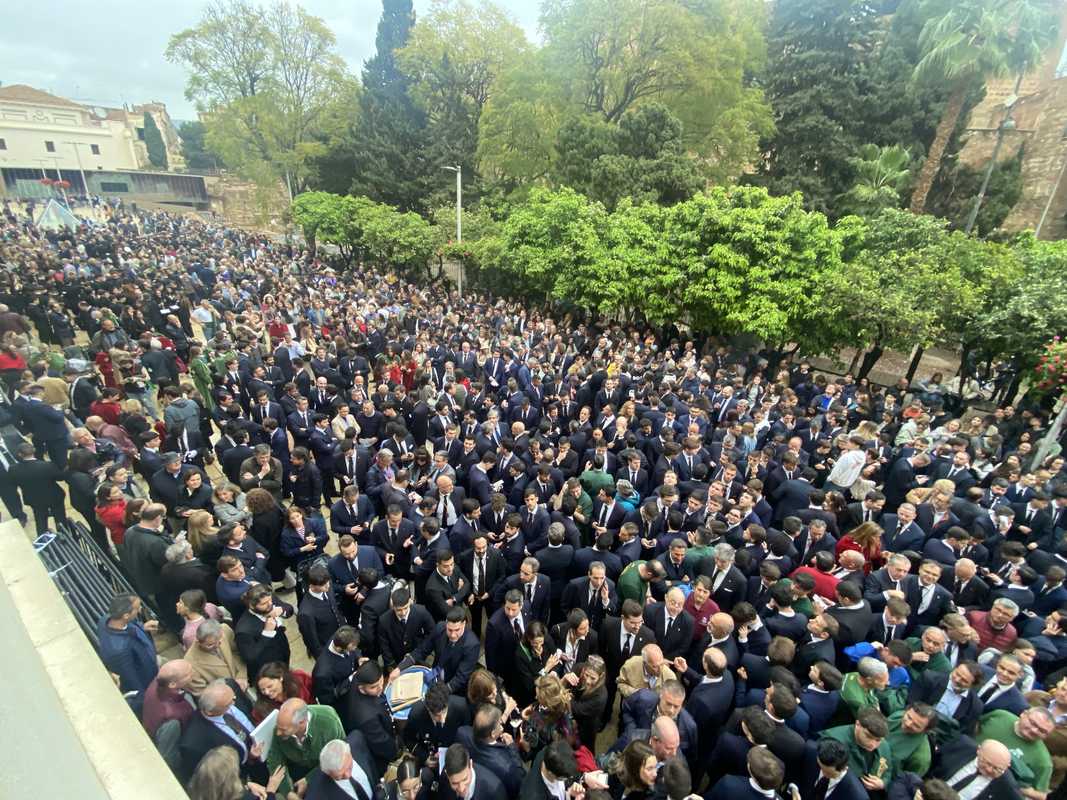 La lluvia afecta a dos procesiones y empaña un Domingo de Ramos sin seis cofradías en la calle