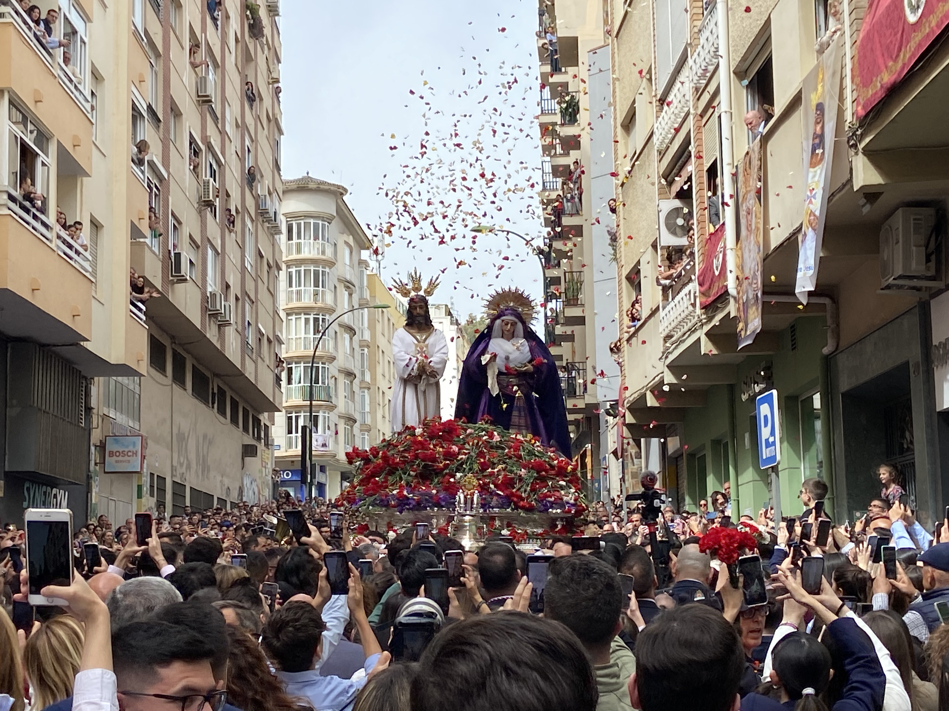 Directo | Málaga vive un intenso Sábado de Pasión de traslados en Málaga