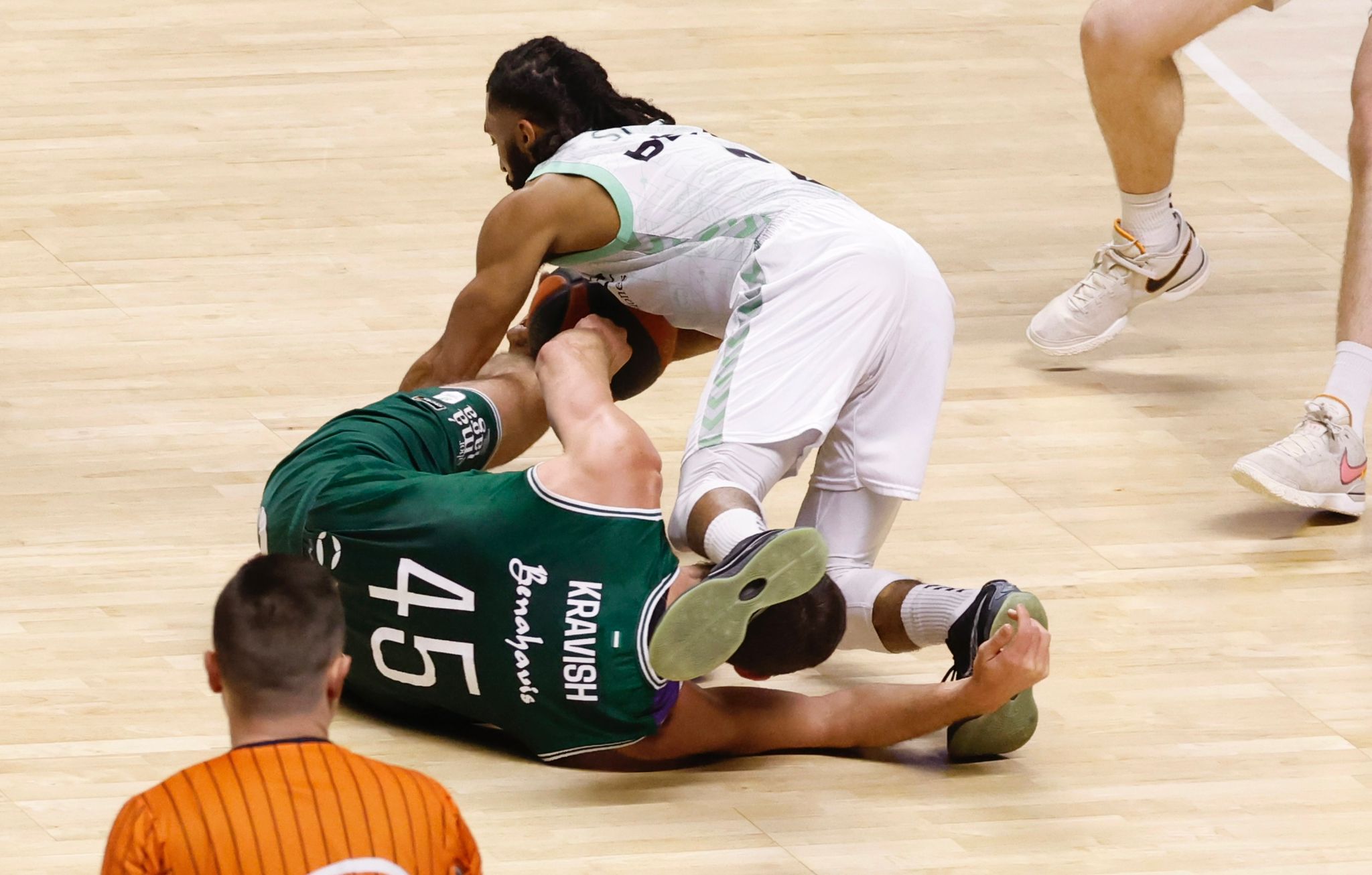 Directo | El Unicaja somete al Bilbao en un ejercicio de desgaste (101-84)