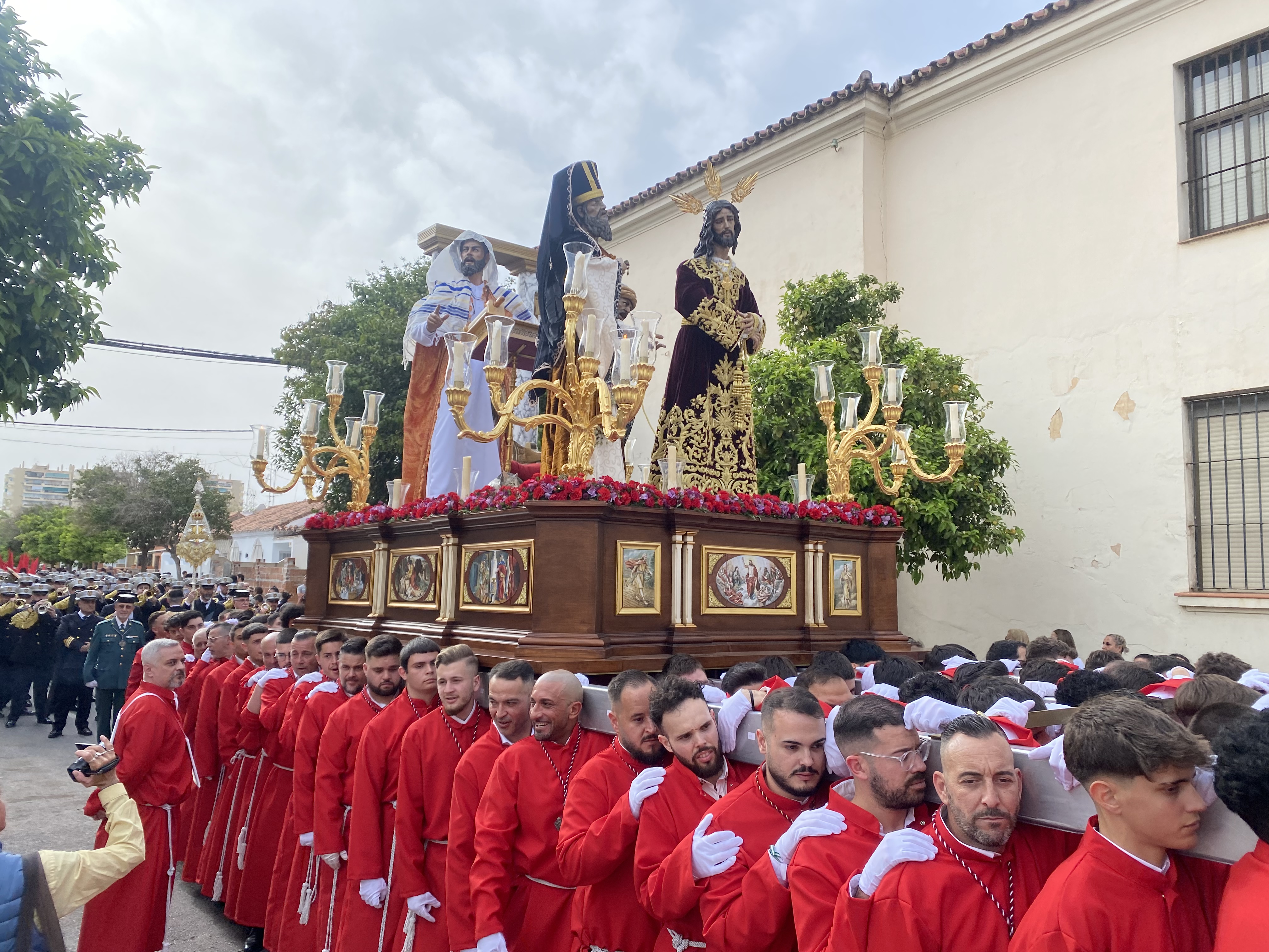 Directo | Málaga vive un intenso Sábado de Pasión de traslados en Málaga