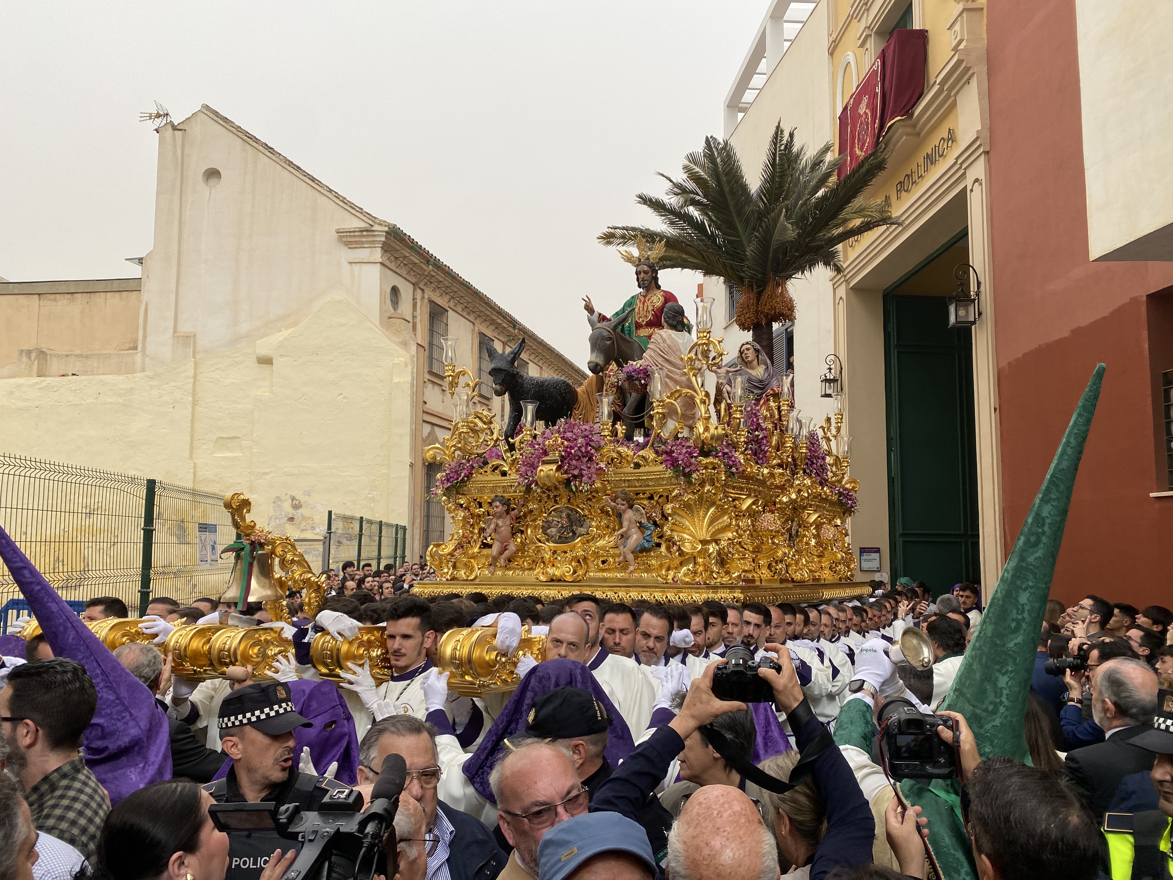 Directo | Málaga vive un intenso Sábado de Pasión de traslados en Málaga