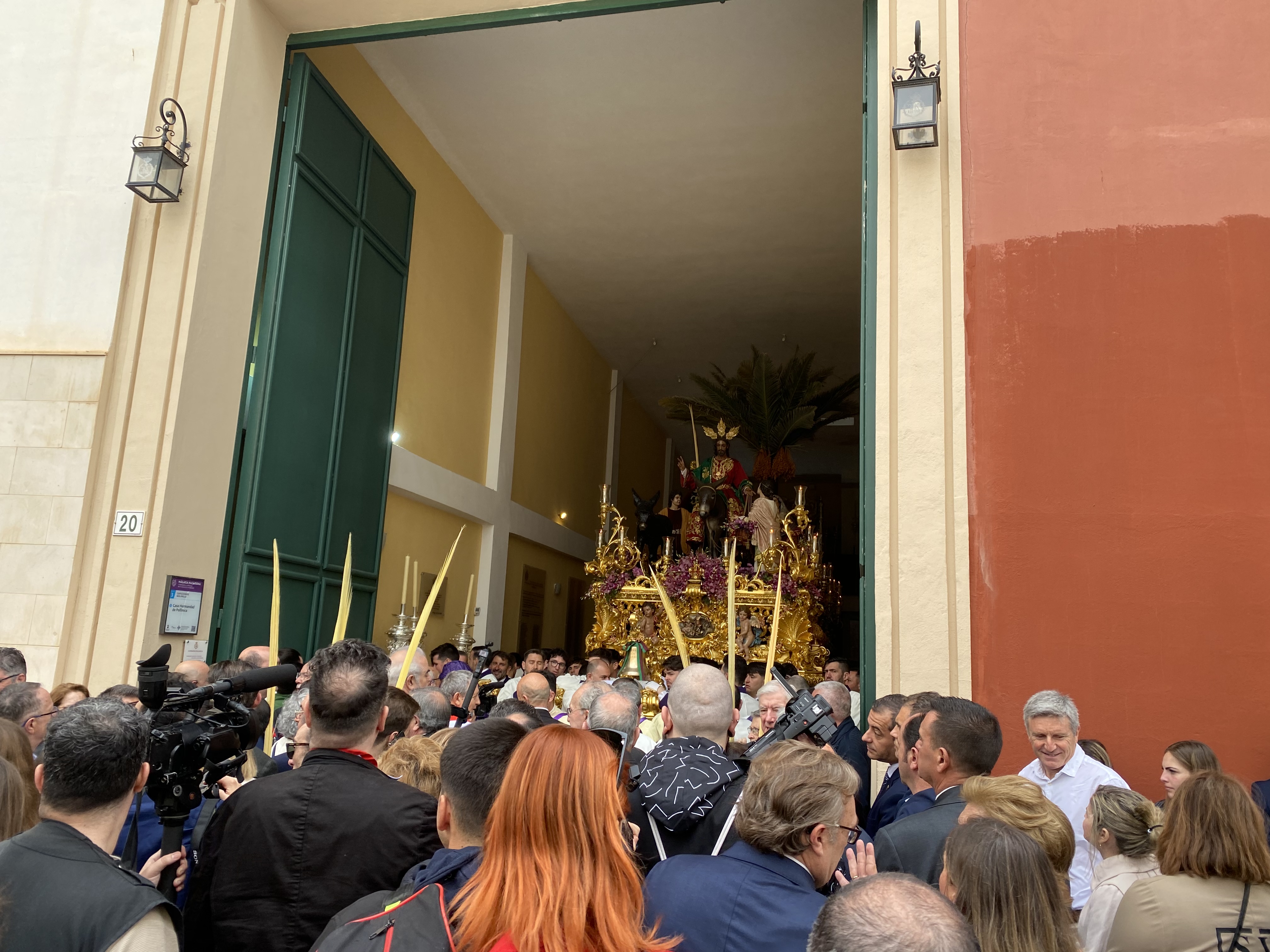 Directo | Málaga vive un intenso Sábado de Pasión de traslados en Málaga