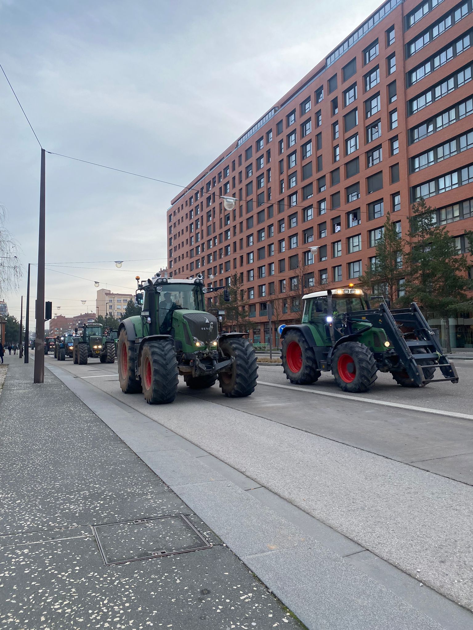 Segundo día de protestas con tractores cortando la A-1 y otras vías de Burgos