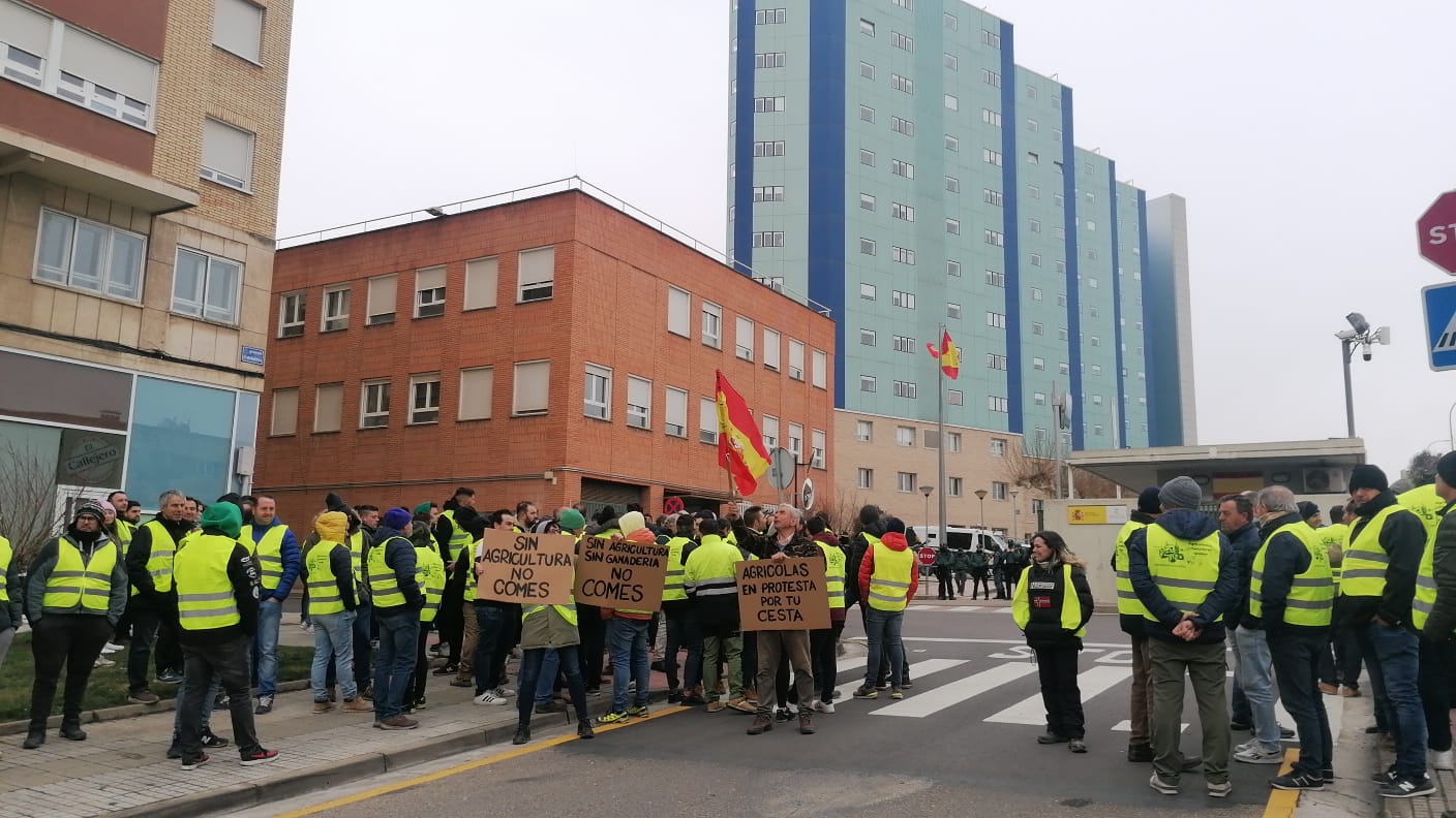 El tercer día de protestas agrarias se cierra con dos detenidos en Burgos