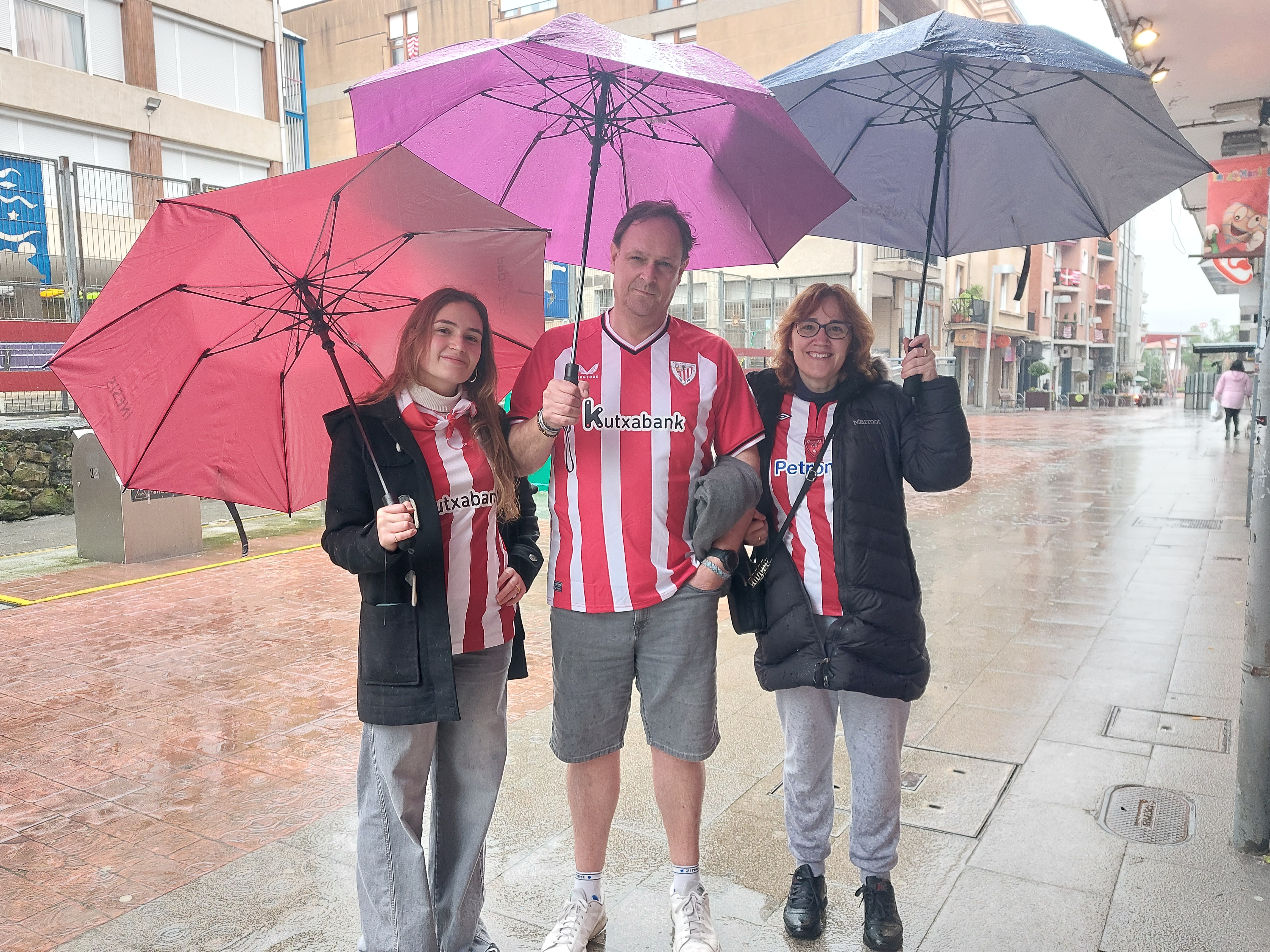 Las horas posteriores al triunfo del Athletic en la Copa, en directo: la gabarra se preparará este lunes para salir a la ría el jueves