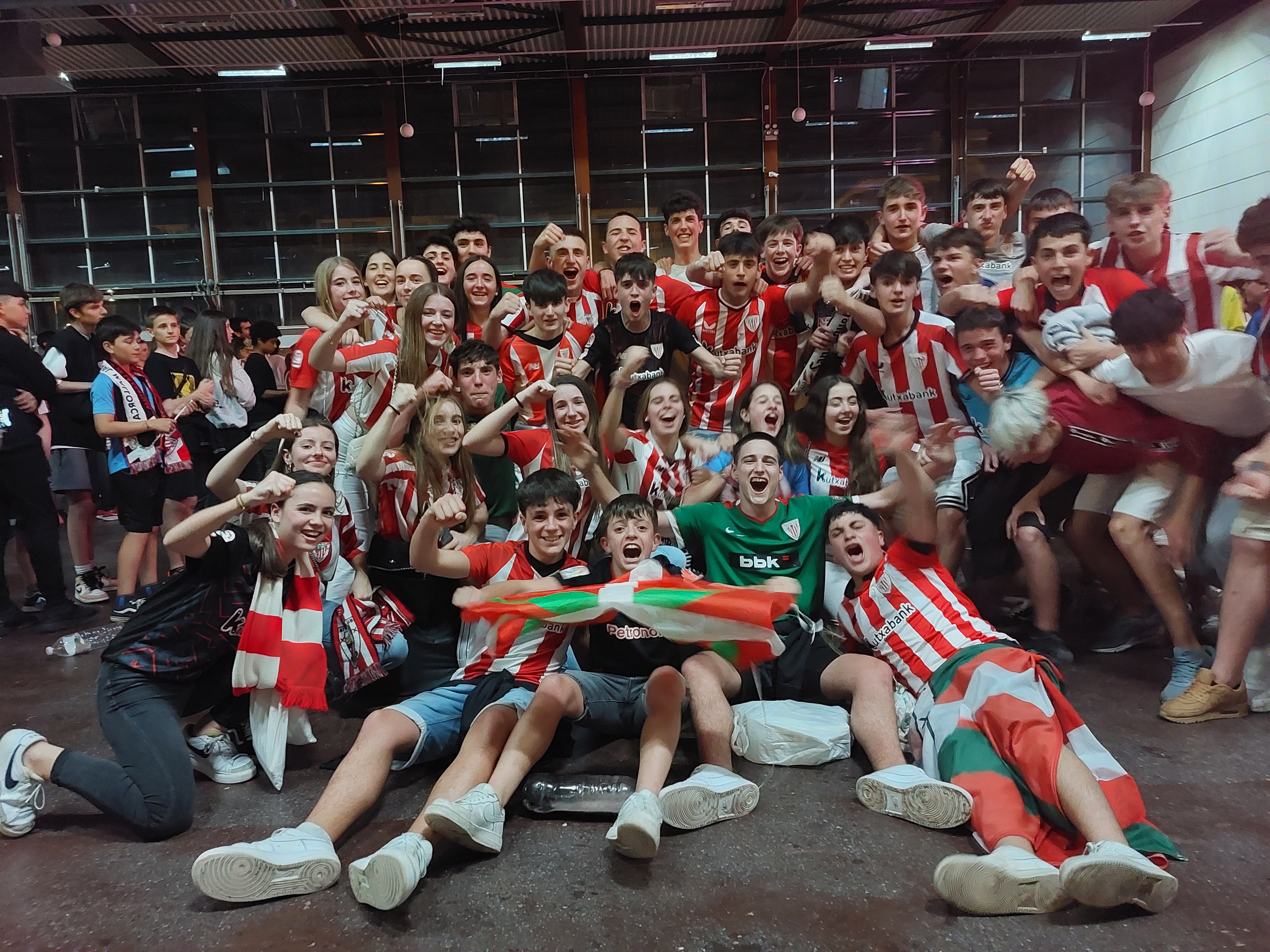 Las horas posteriores al triunfo del Athletic en la Copa, en directo: la gabarra se preparará este lunes para salir a la ría el jueves