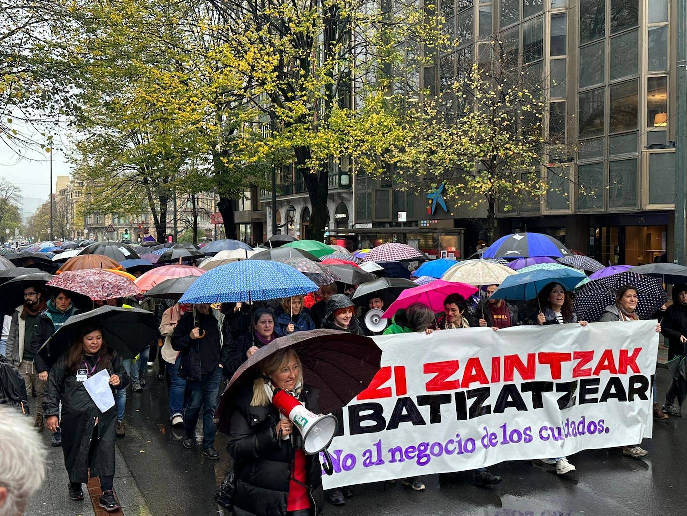 Huelga feminista: sigue en directo el estado del tráfico por los cortes en los accesos a Bilbao