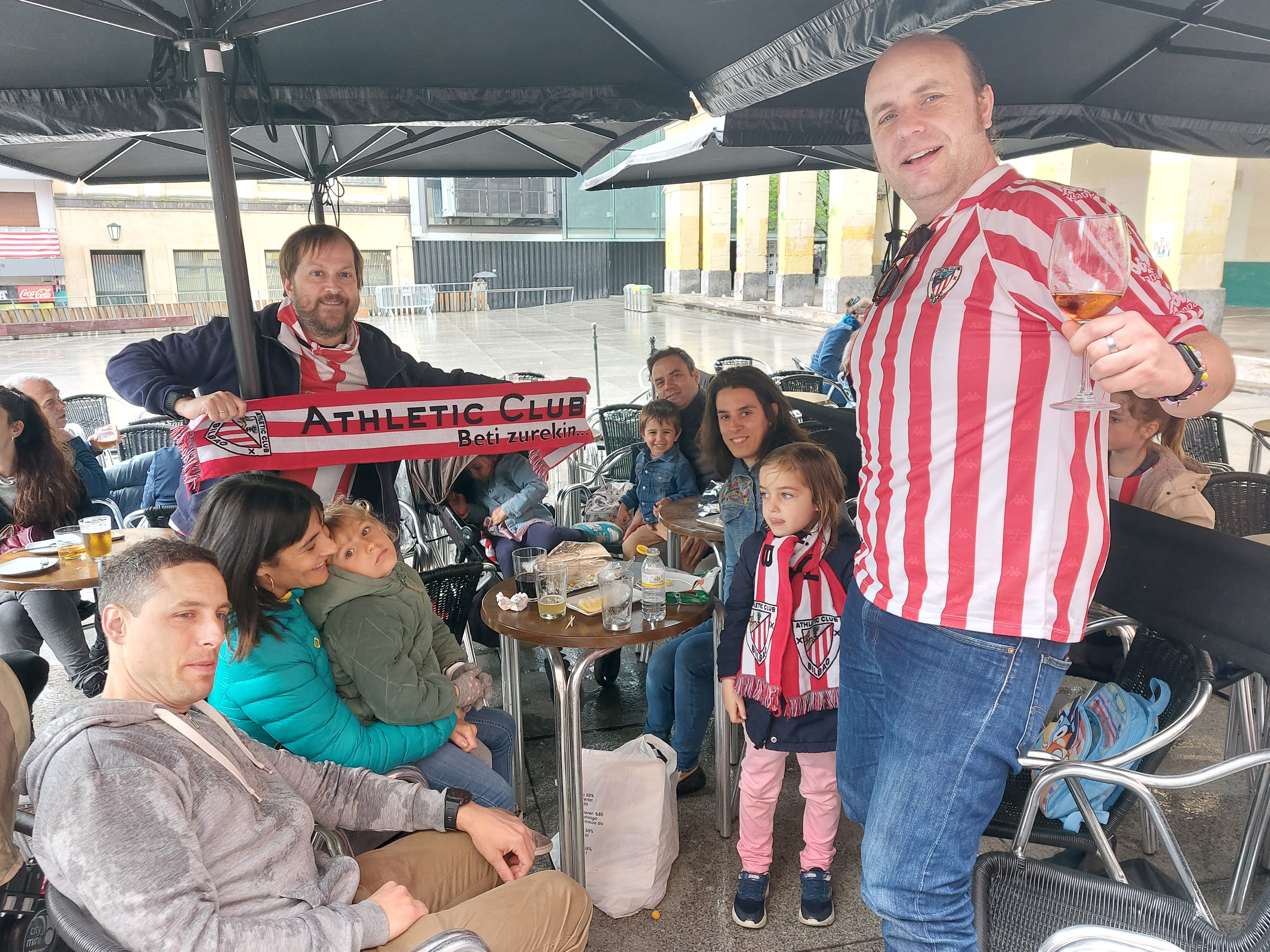 Las horas posteriores al triunfo del Athletic en la Copa, en directo: la gabarra se preparará este lunes para salir a la ría el jueves