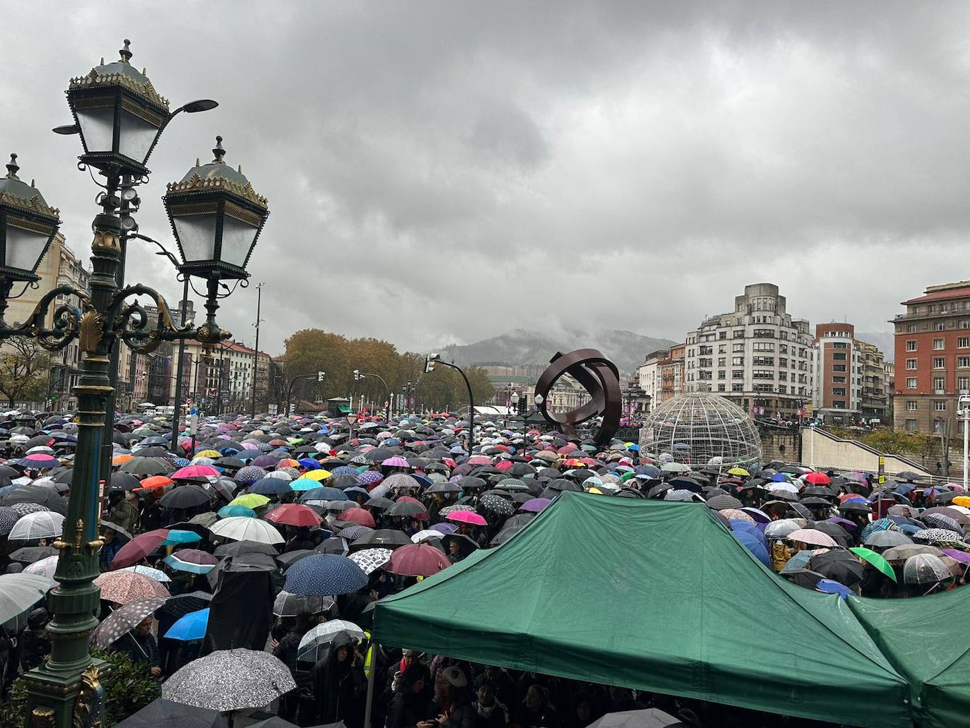 Huelga feminista: sigue en directo el estado del tráfico por los cortes en los accesos a Bilbao