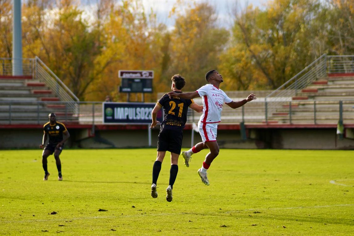 Así te hemos contado el empate a cero entre el Júpiter Leonés y el Salamanca UDS