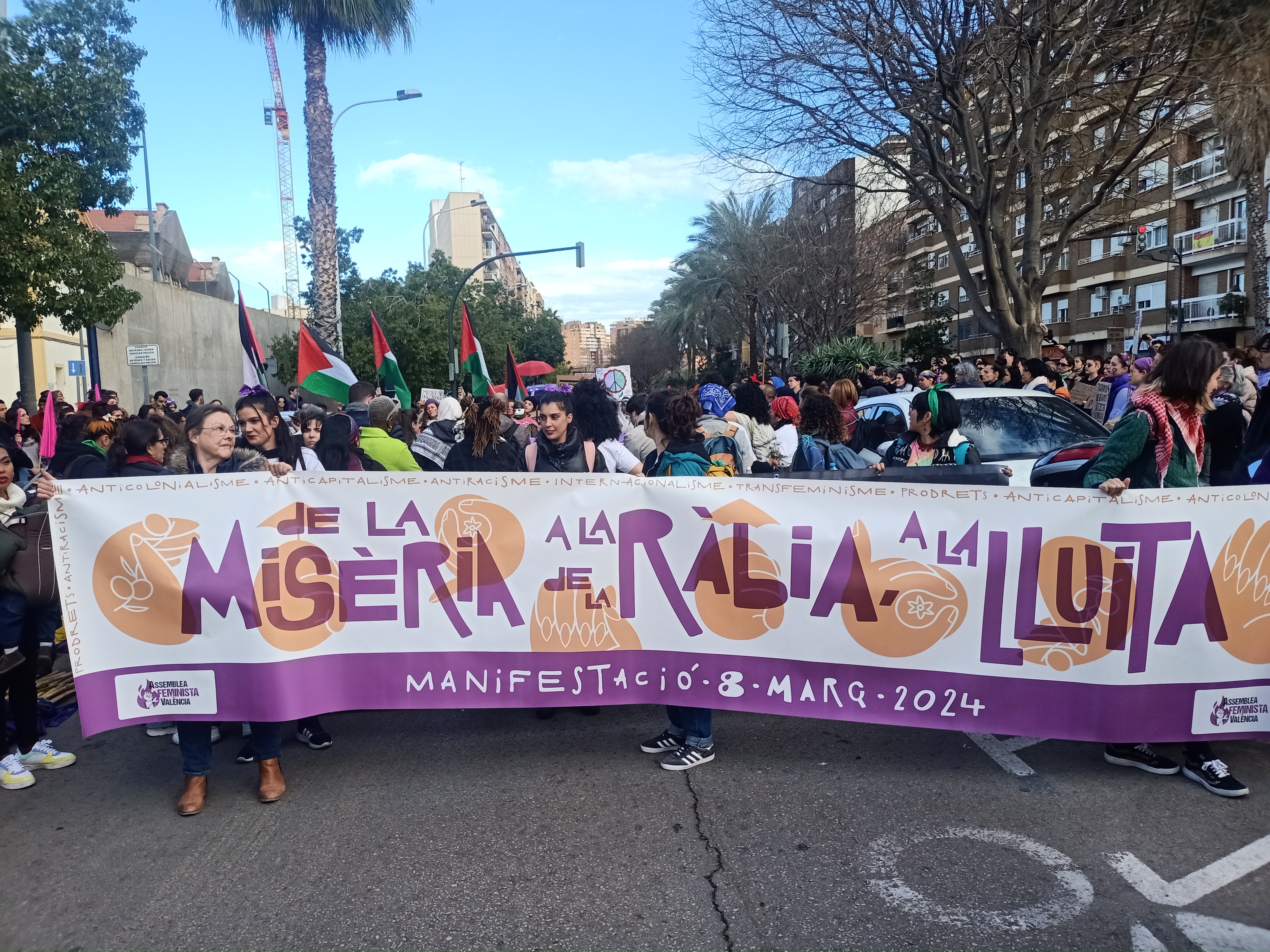 8-M: miles de mujeres claman por sus derechos en las calles de Valencia