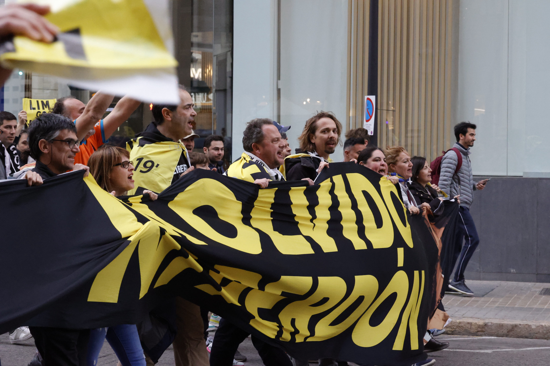 Así hemos contado la manifestación del valencianismo contra Peter Lim