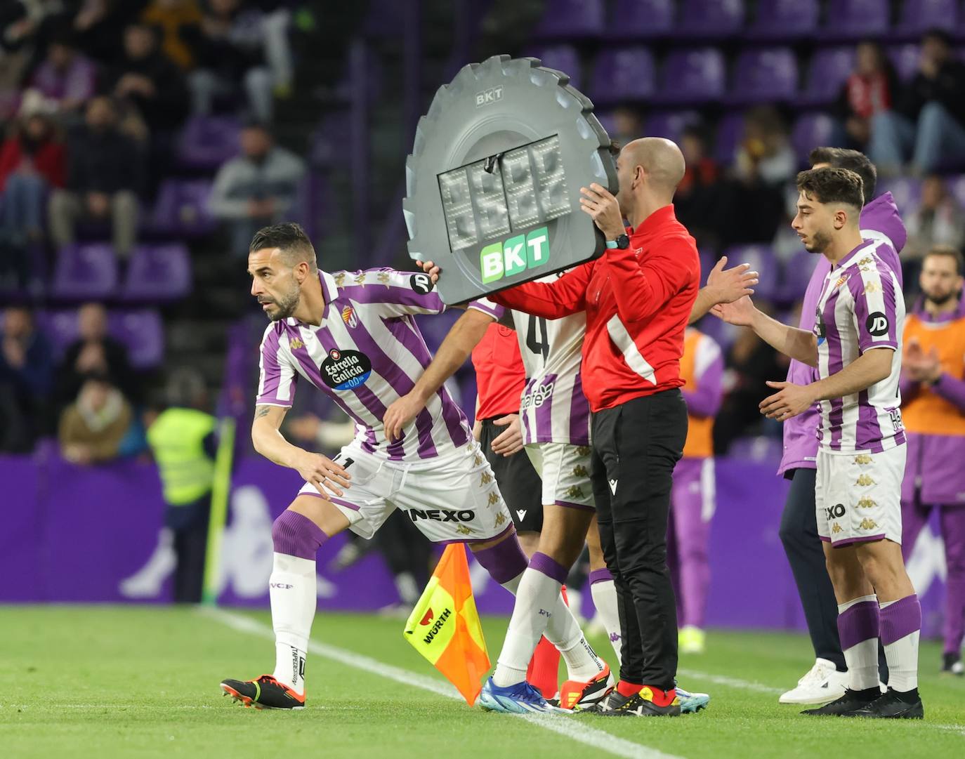 El Real Valladolid aburre en Zorrilla