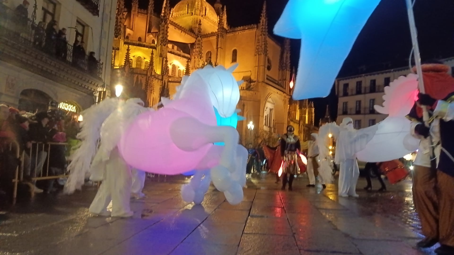 Los Reyes Magos llenan de magia las calles de Segovia