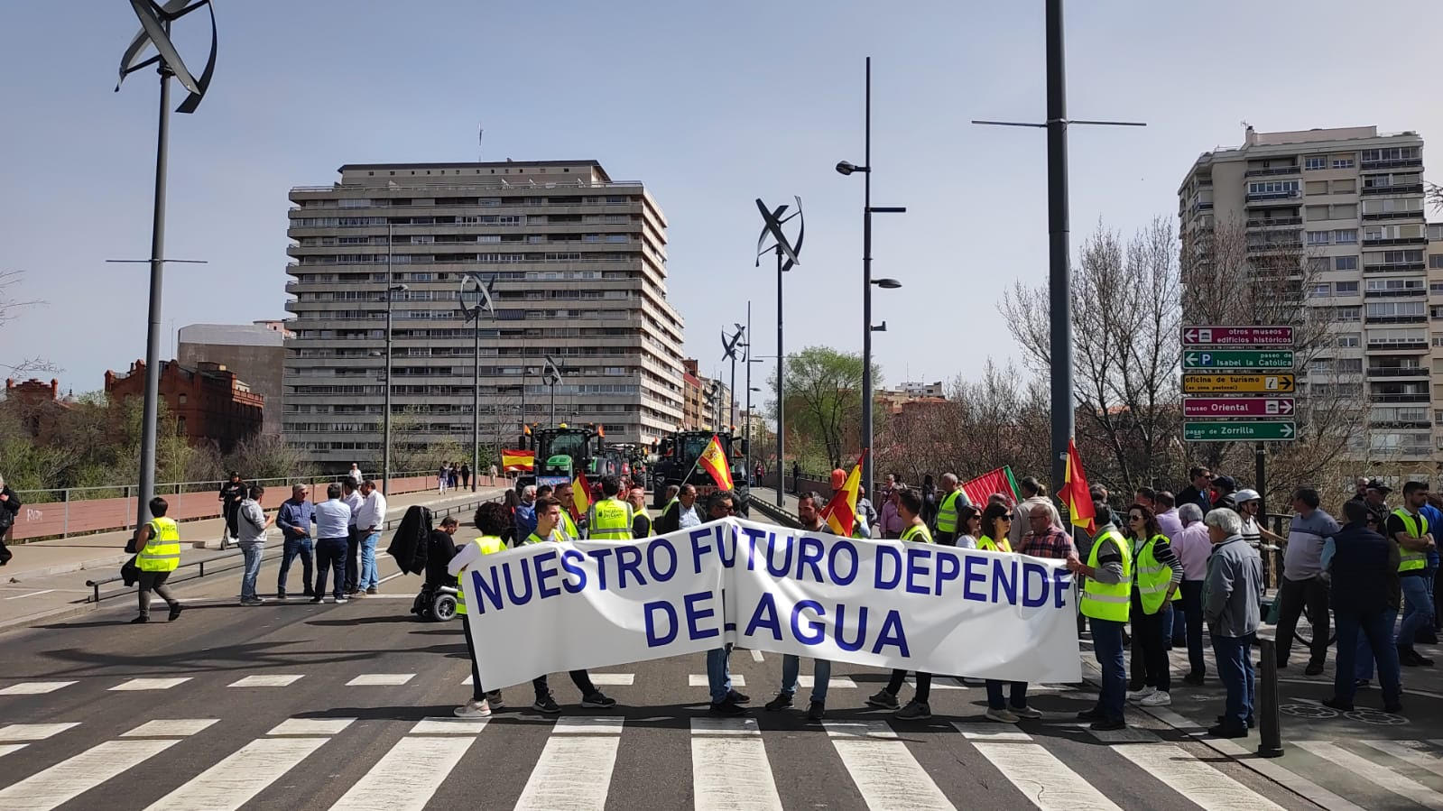 La tractorada llega al final del recorrido, la consejería de Agricultura