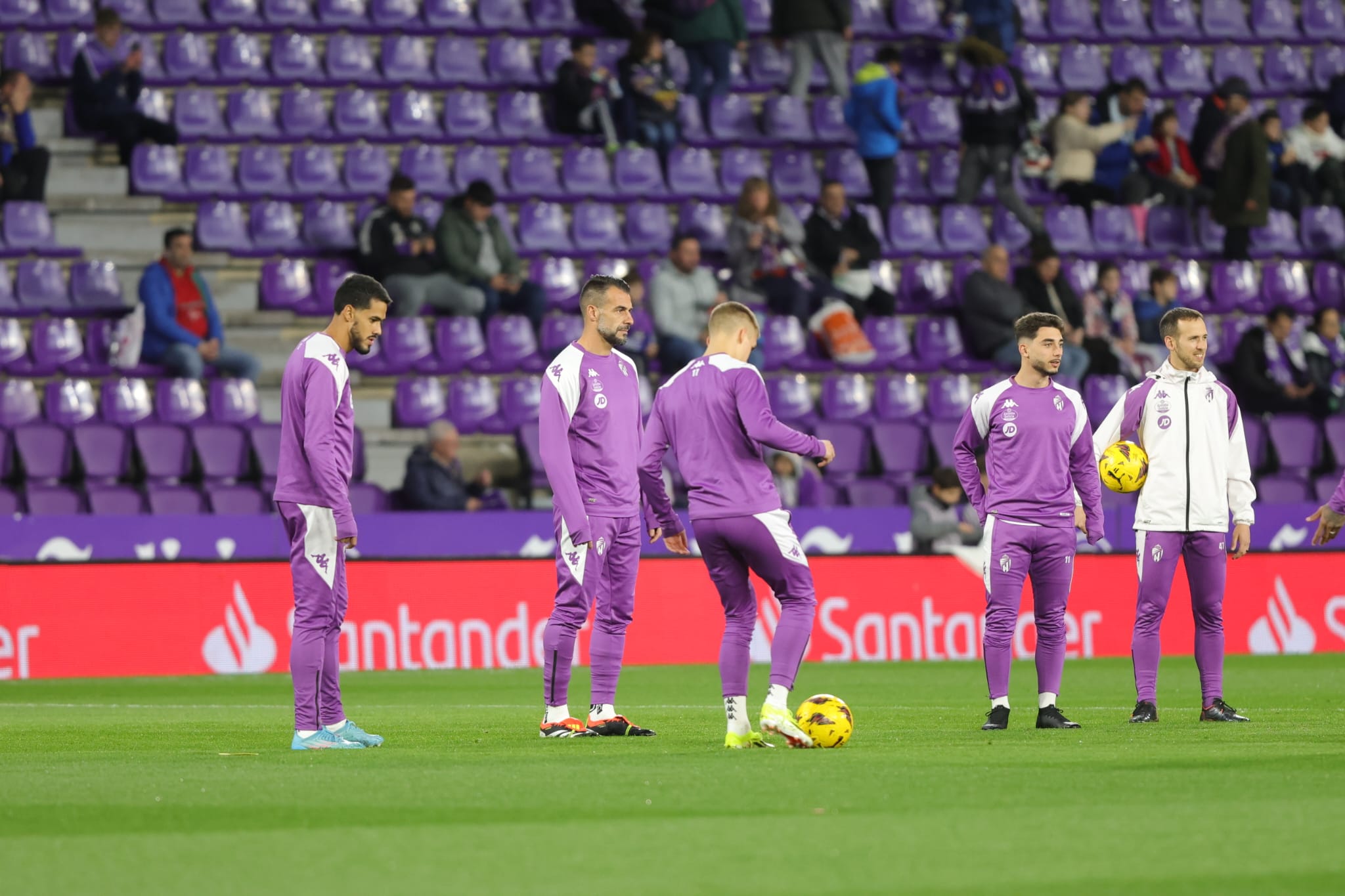 El Real Valladolid aburre en Zorrilla