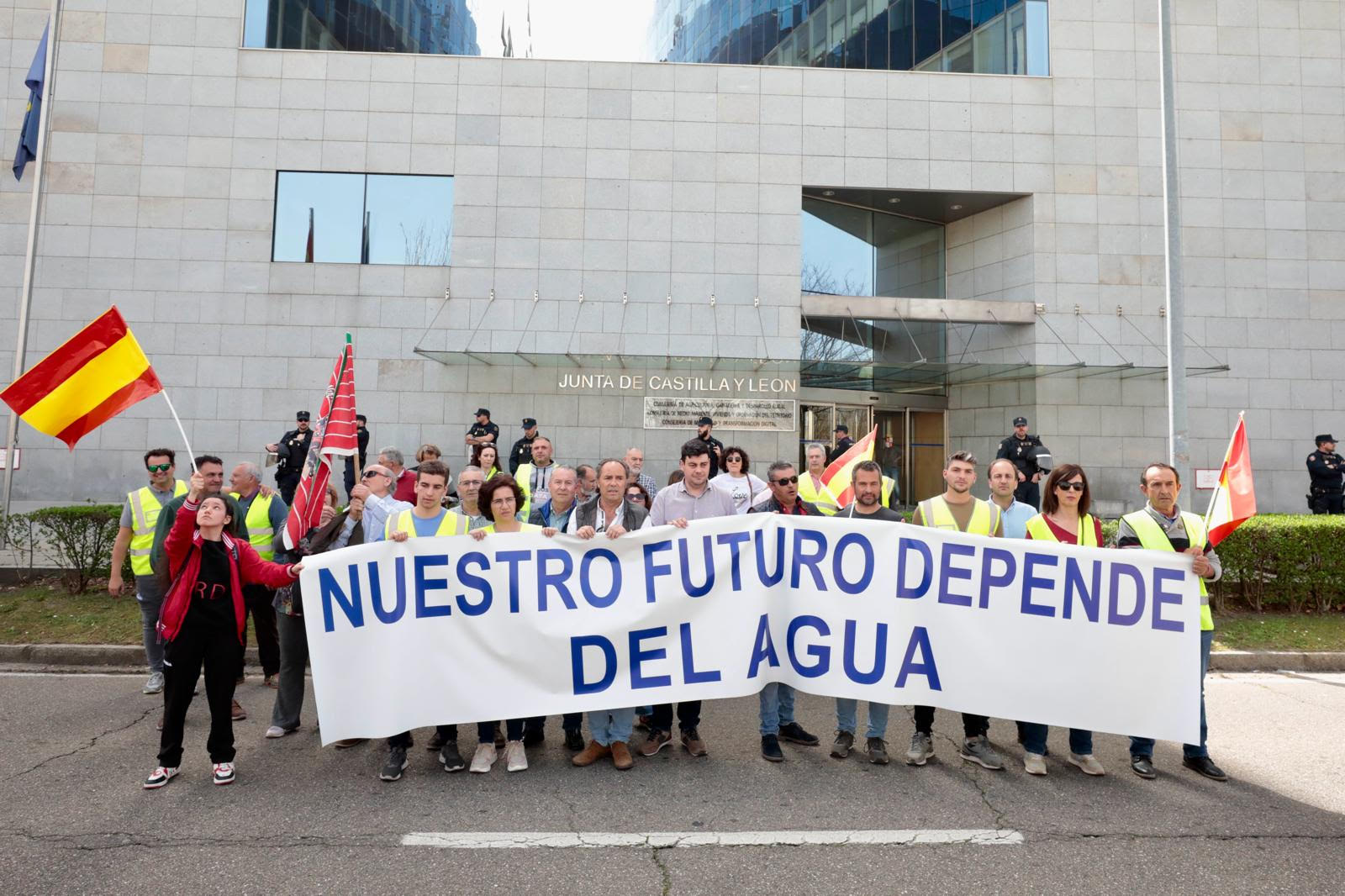 La tractorada llega al final del recorrido, la consejería de Agricultura