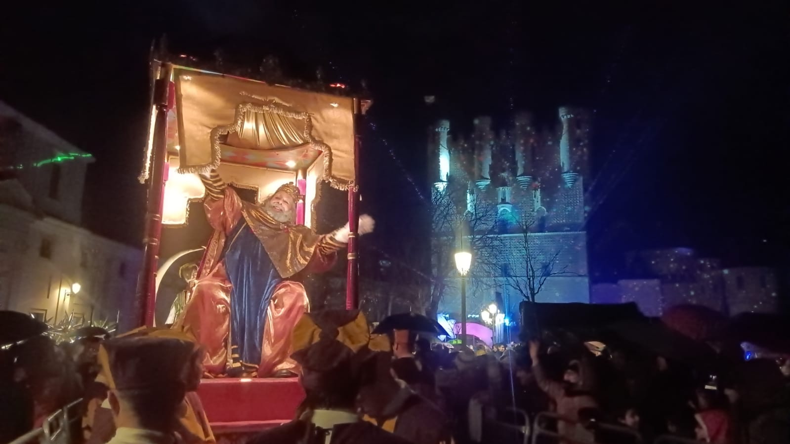 Los Reyes Magos llenan de magia las calles de Segovia