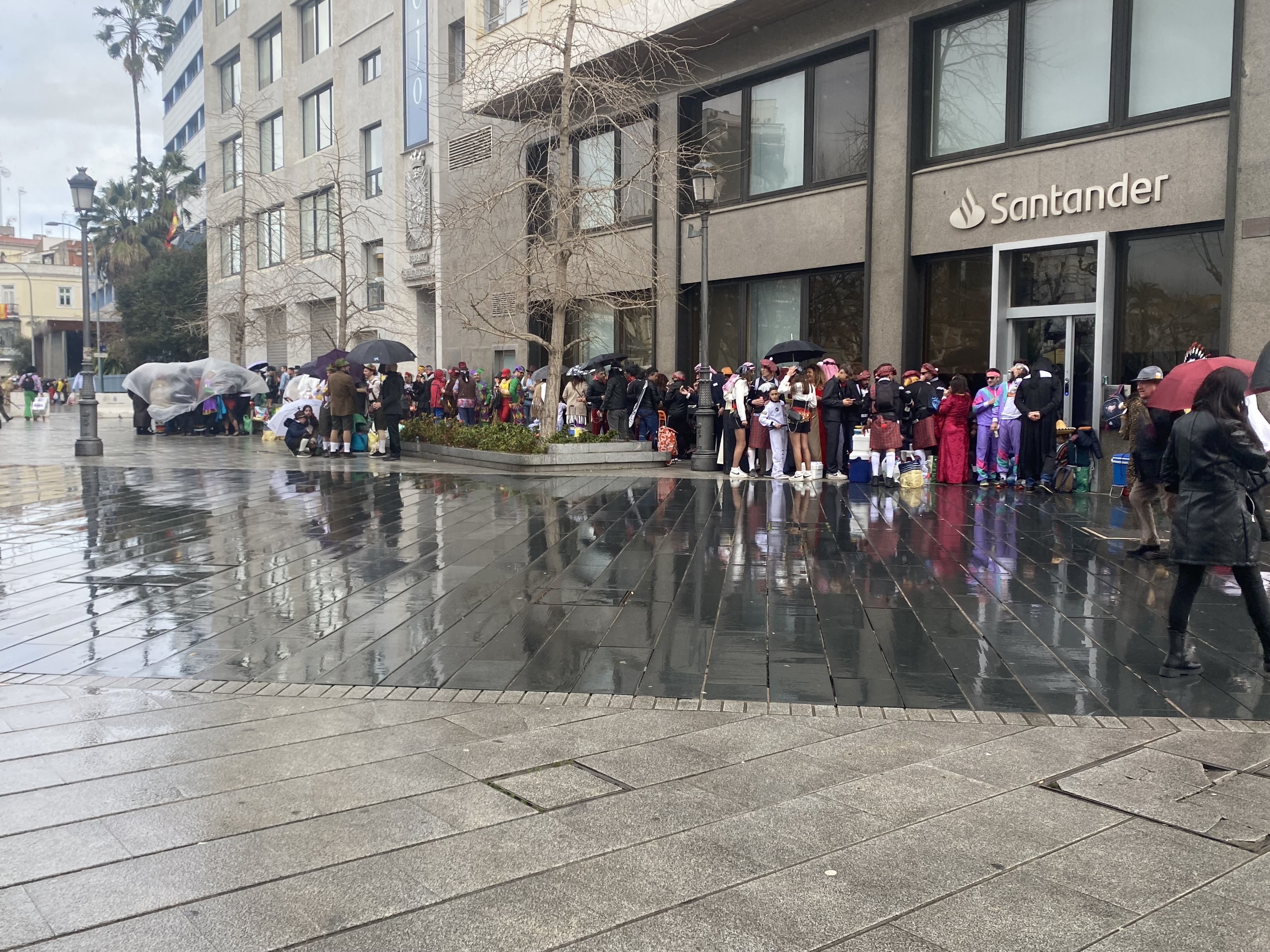 El tiempo da una tregua y llena San Francisco de disfraces