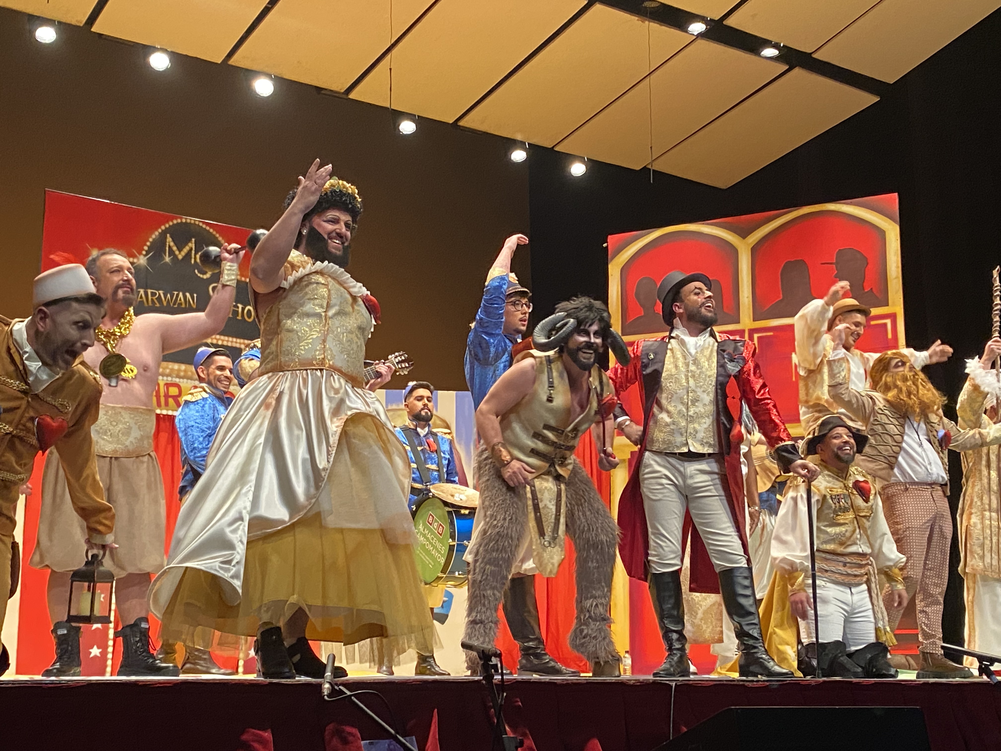 Las murgas salen a morder en la primera semifinal