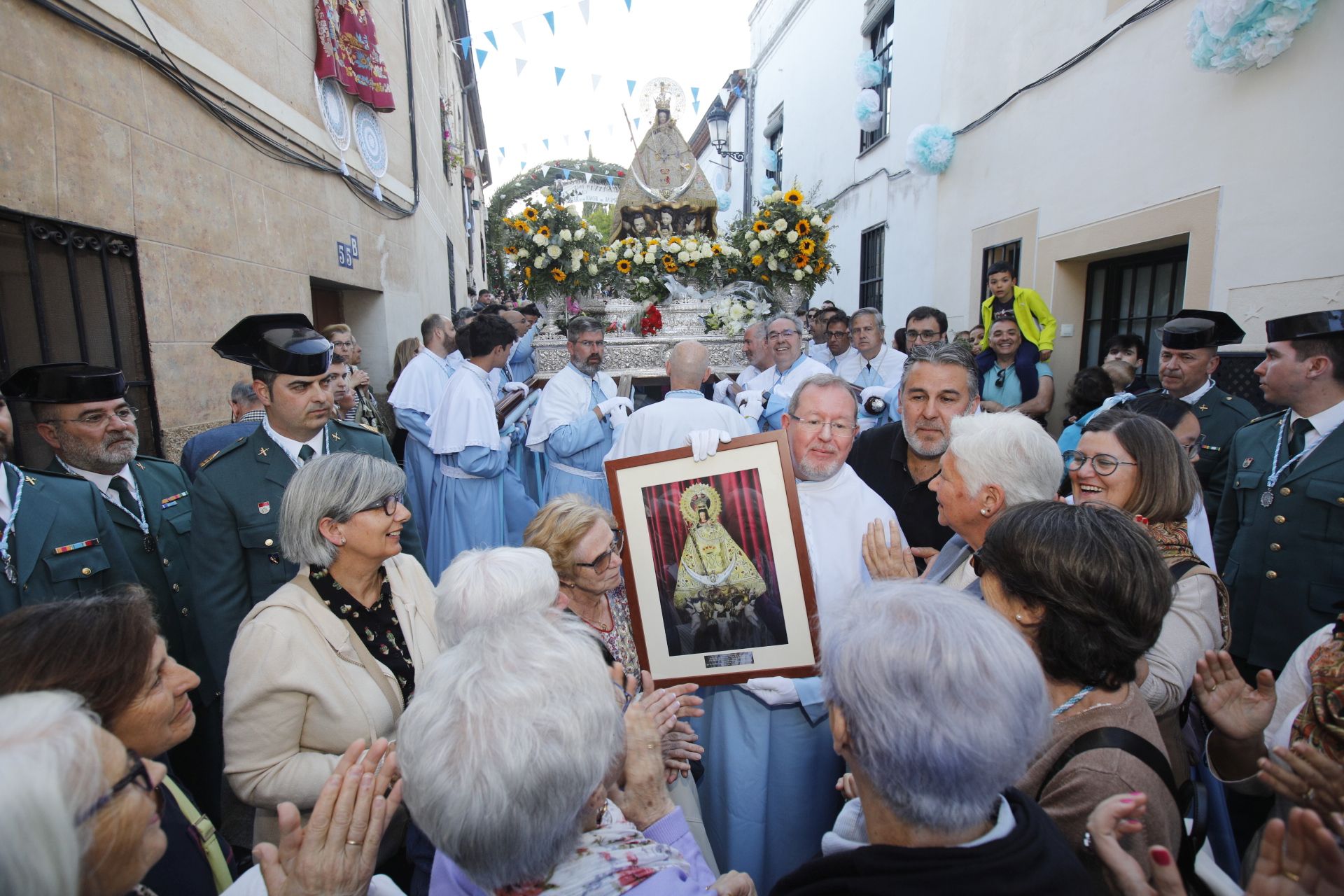 Bajada de la Virgen de la Montaña: el centro de Cáceres recibe a la patrona de la ciudad