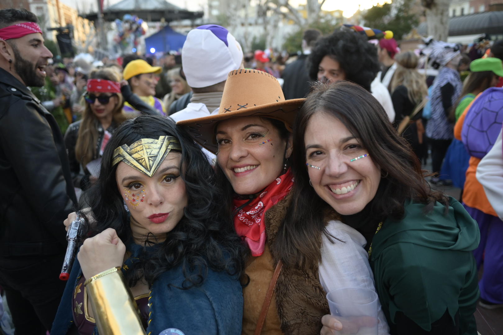 El tiempo da una tregua y llena San Francisco de disfraces