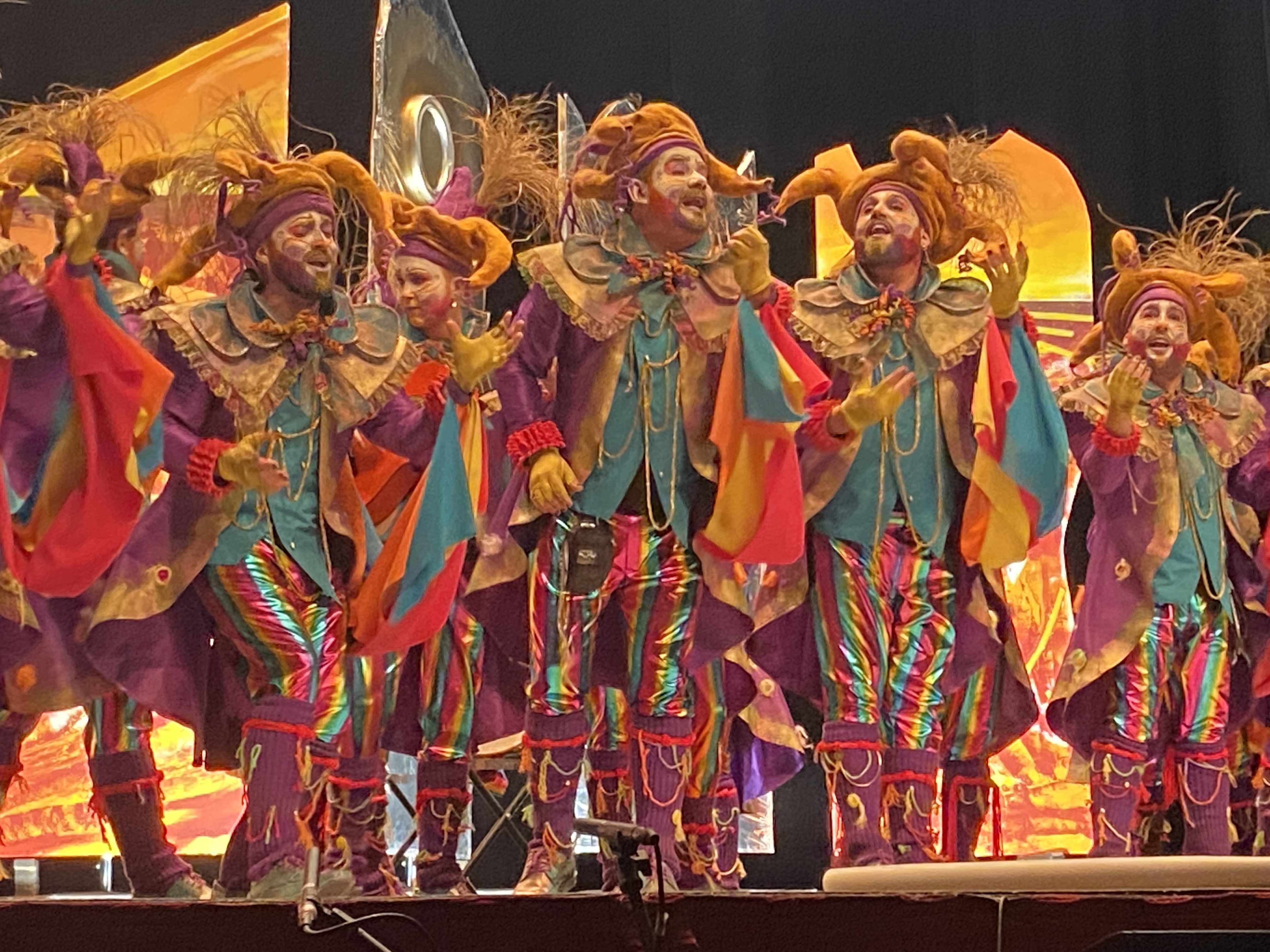 Las murgas salen a morder en la primera semifinal