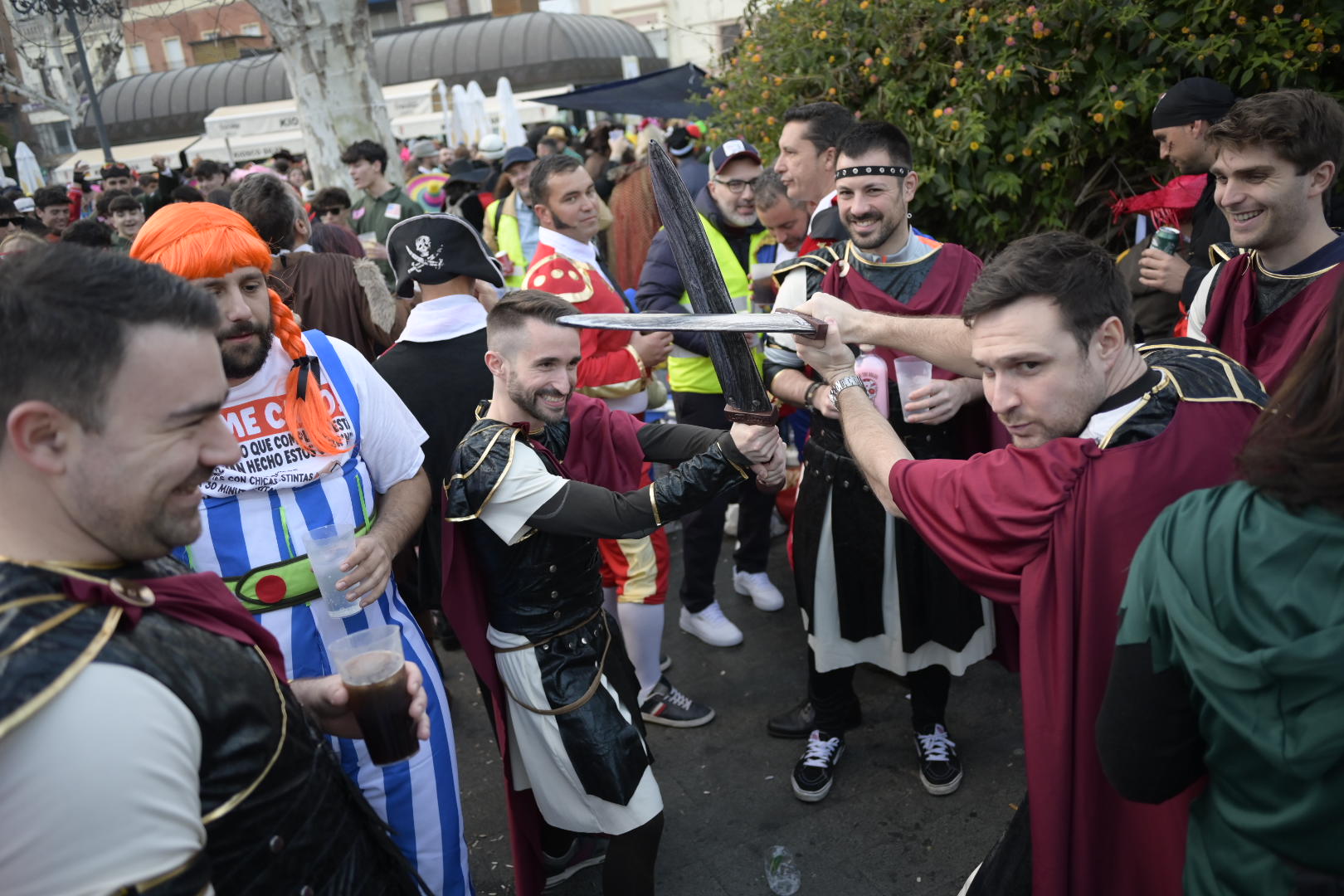 El tiempo da una tregua y llena San Francisco de disfraces