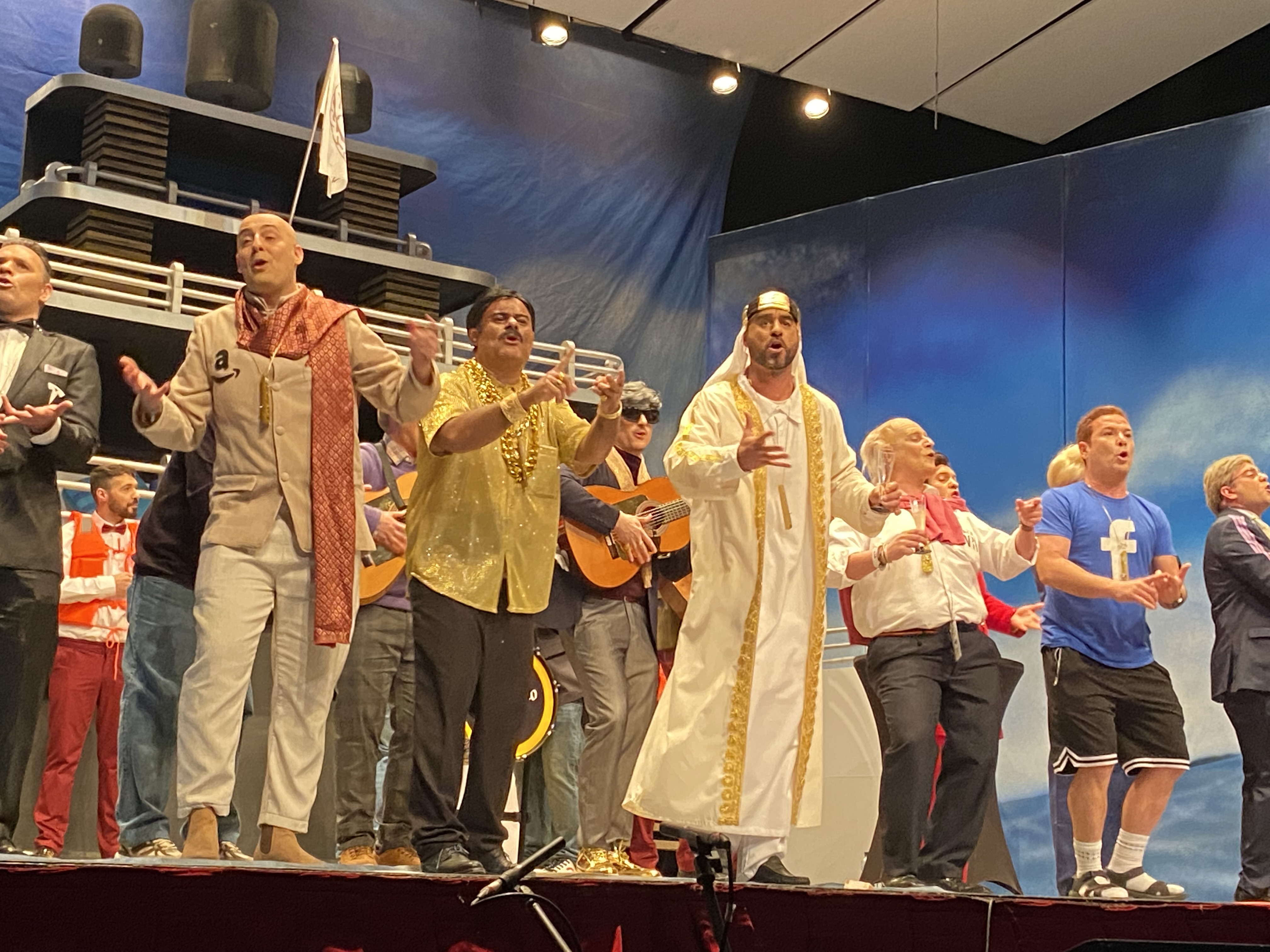 Las murgas salen a morder en la primera semifinal