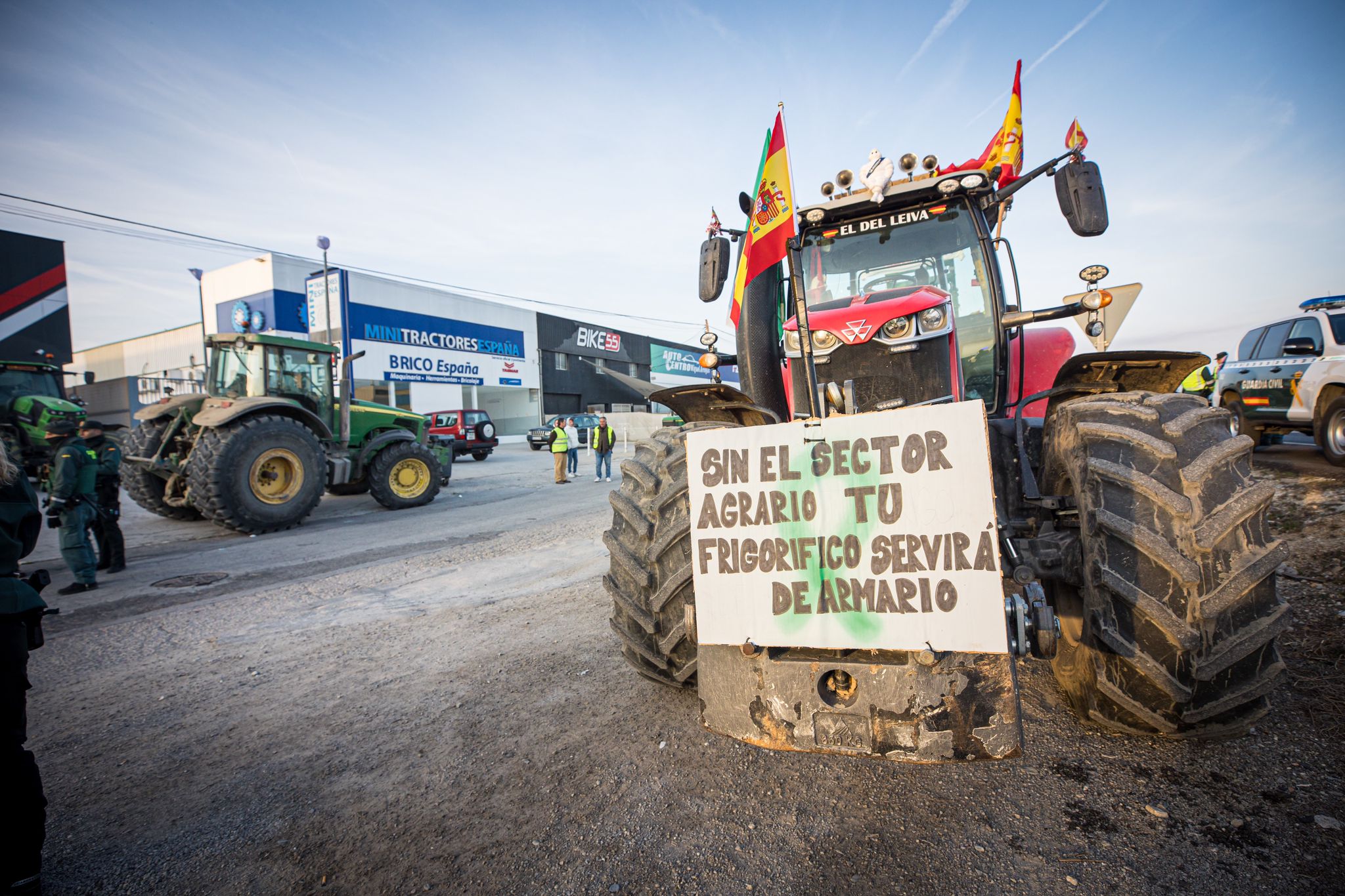 Así hemos contado la segunda jornada de protestas de los agricultores en Granada