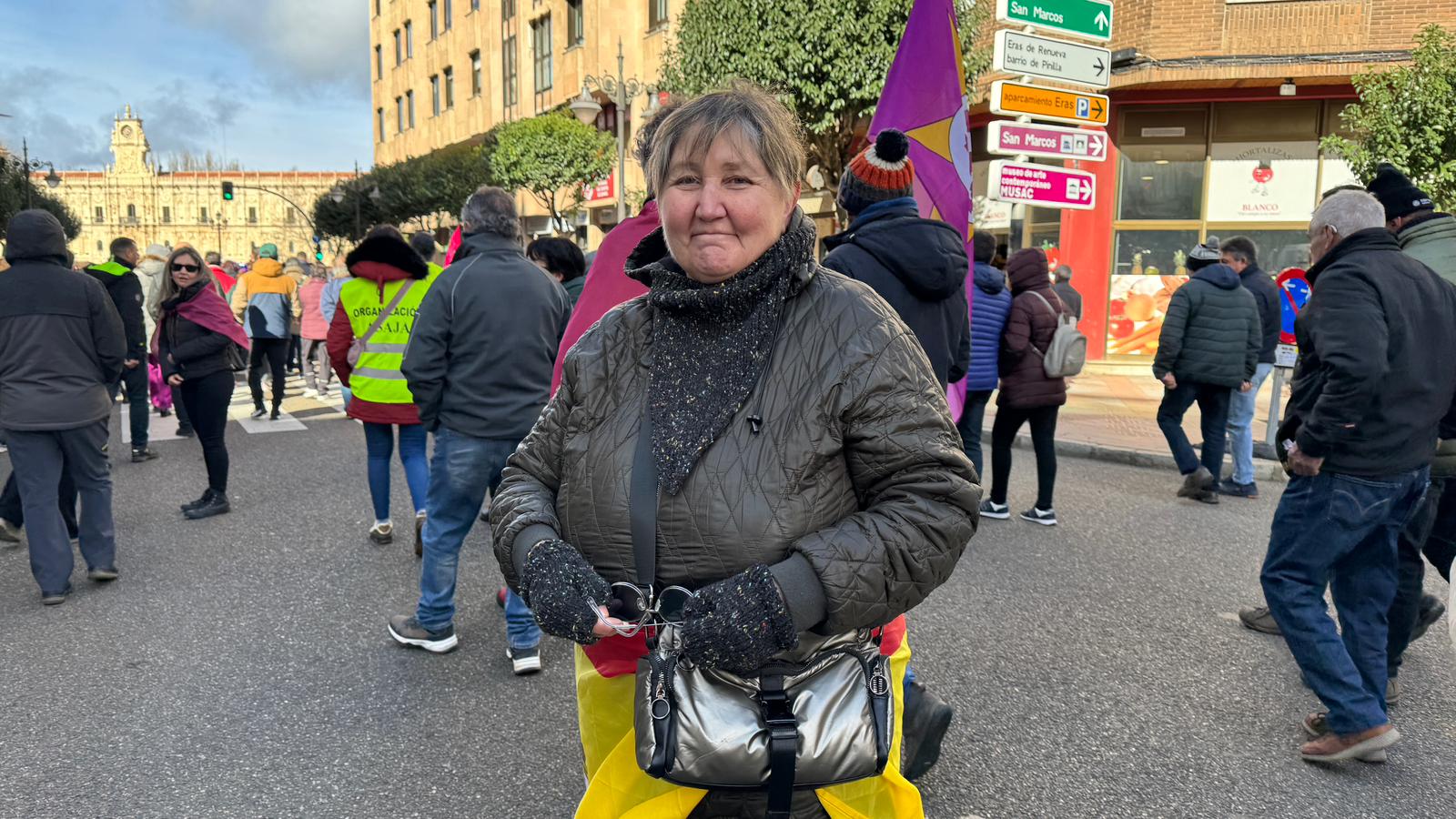 La manifestación llega a la delegación de la Junta exigiendo «precios justos»