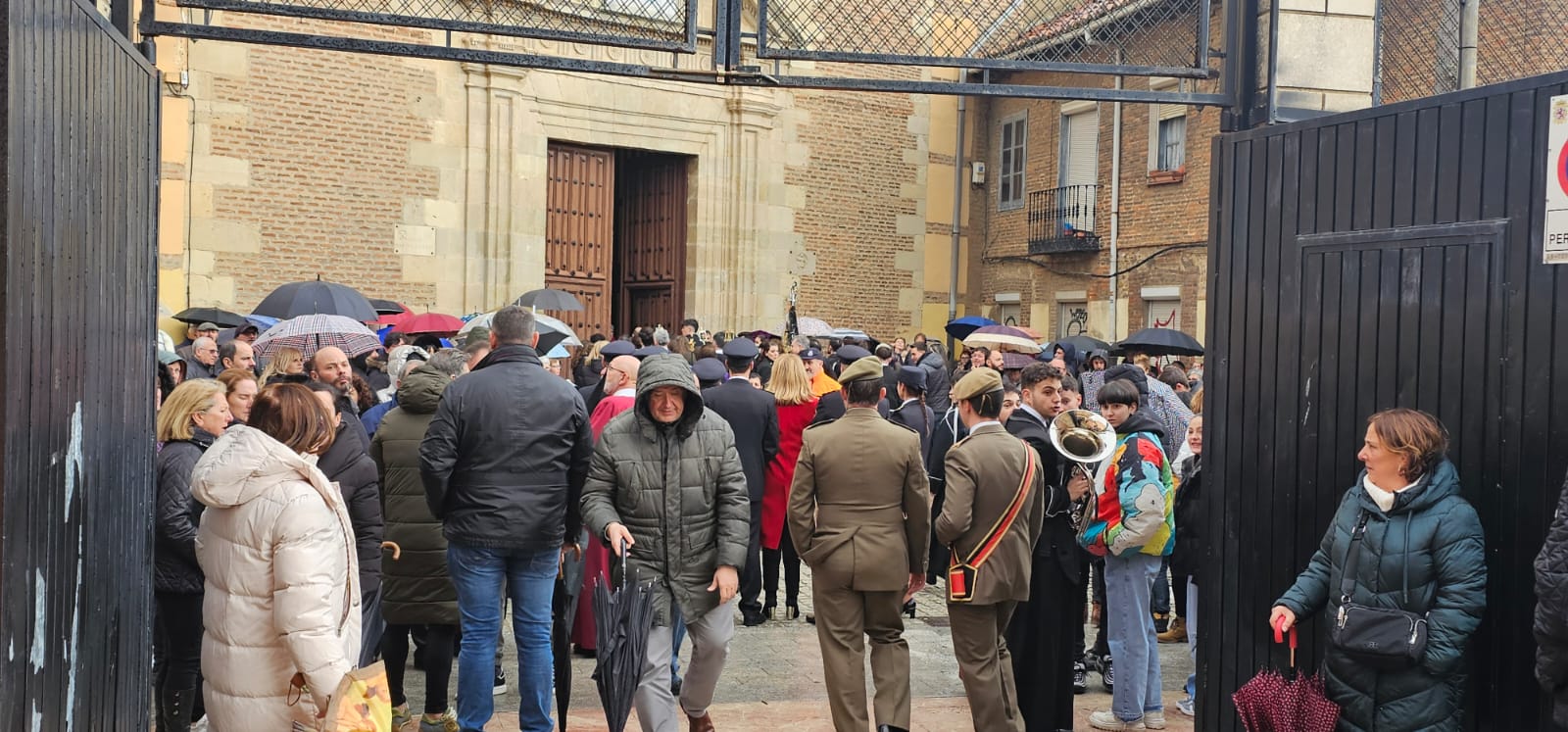 Así hemos vivido la jornada de Sábado Santo en León