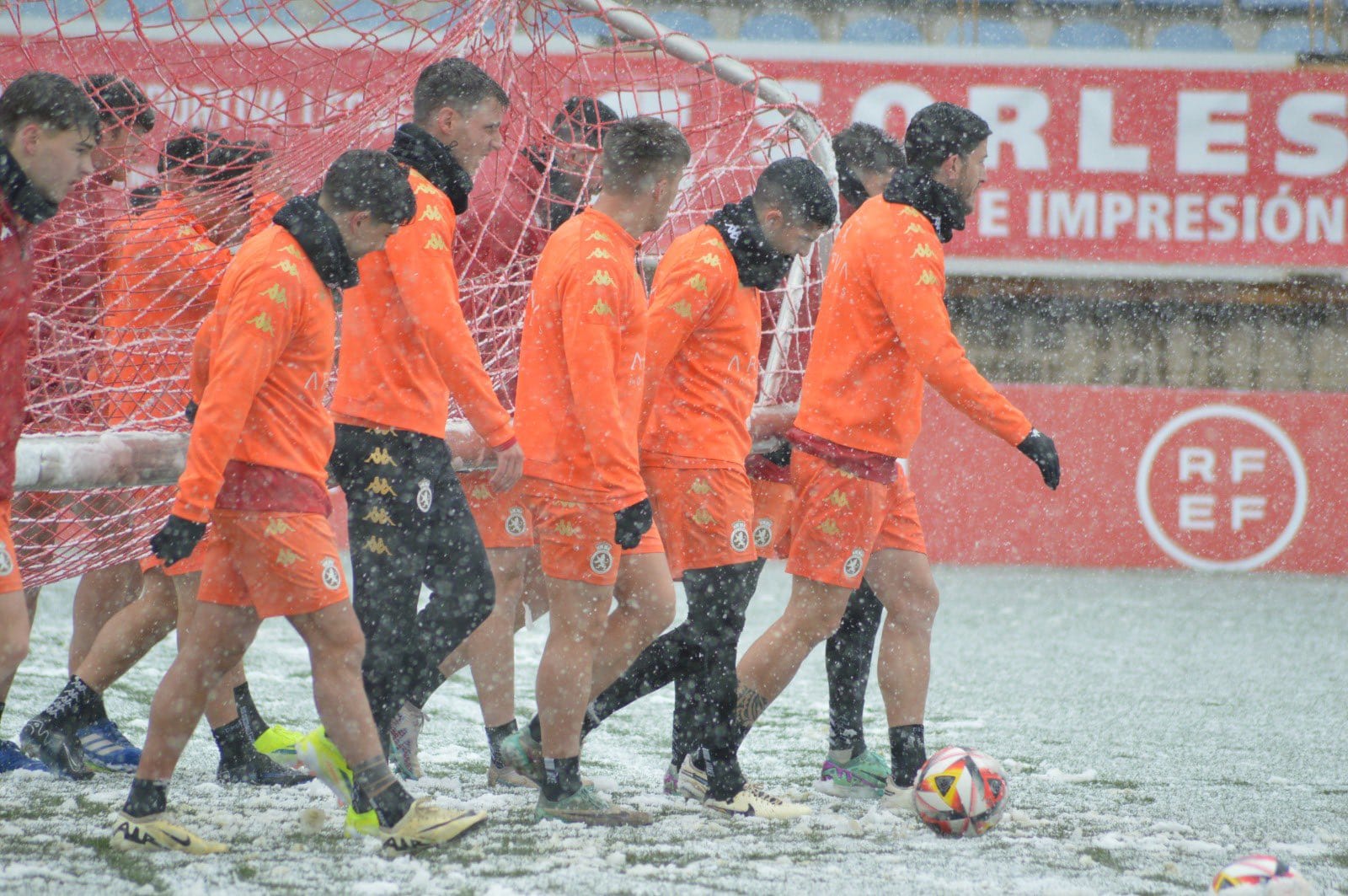 El temporal de nieve cubre de blanco la provincia de León