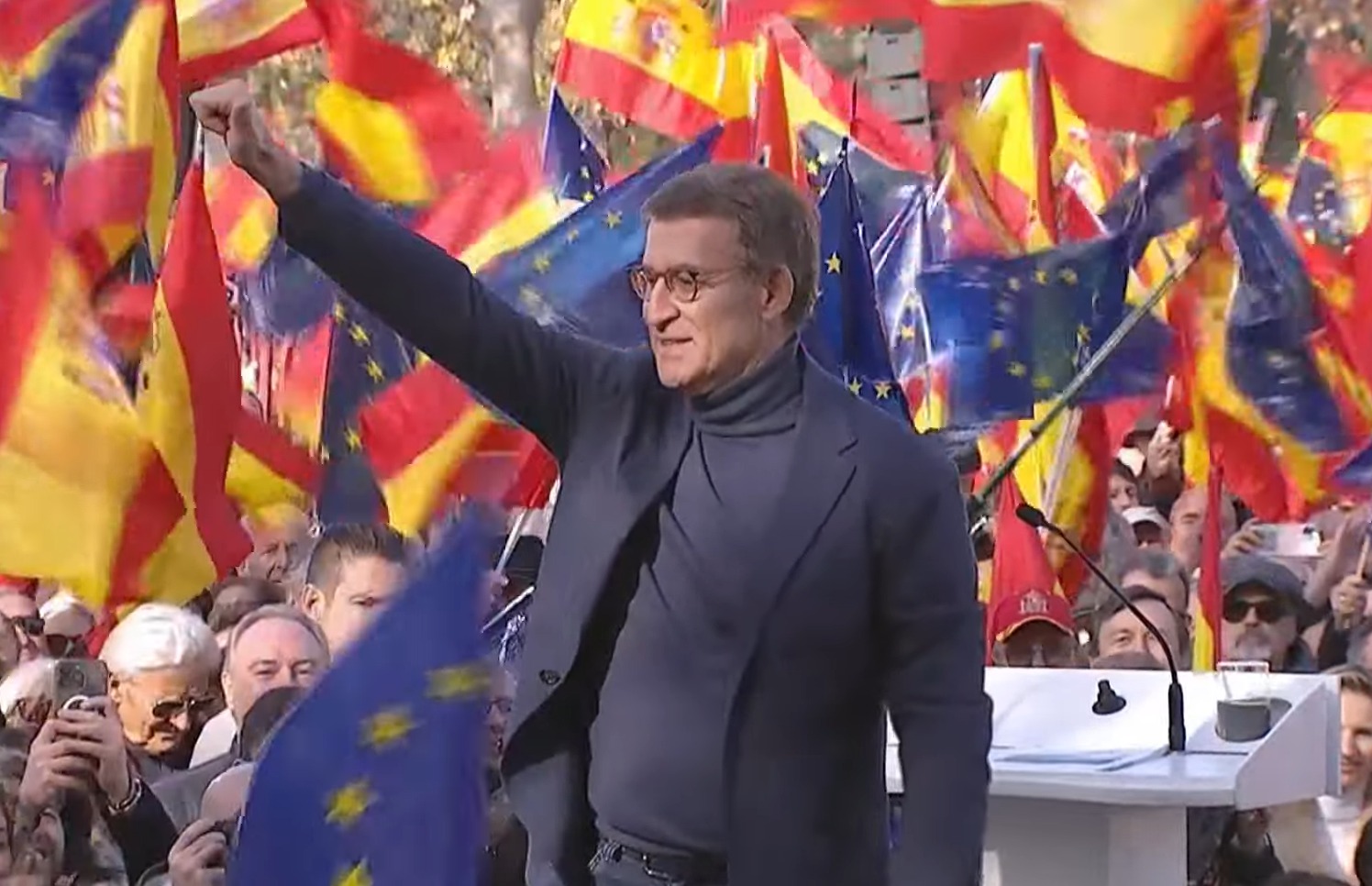 Directo | Feijóo llama a la movilización permanente en la calle: «¡No les vamos a pasar una!»