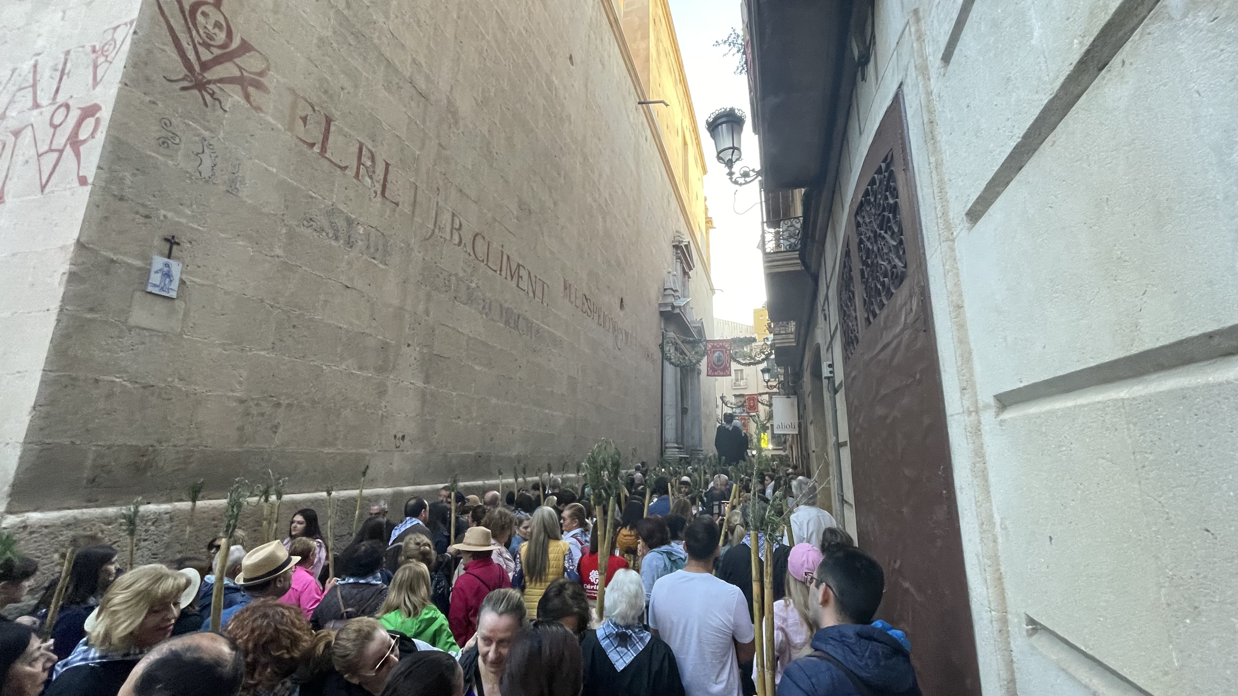 Así te hemos contado la Santa Faz 2024: Récord de participación con 330.000 peregrinos