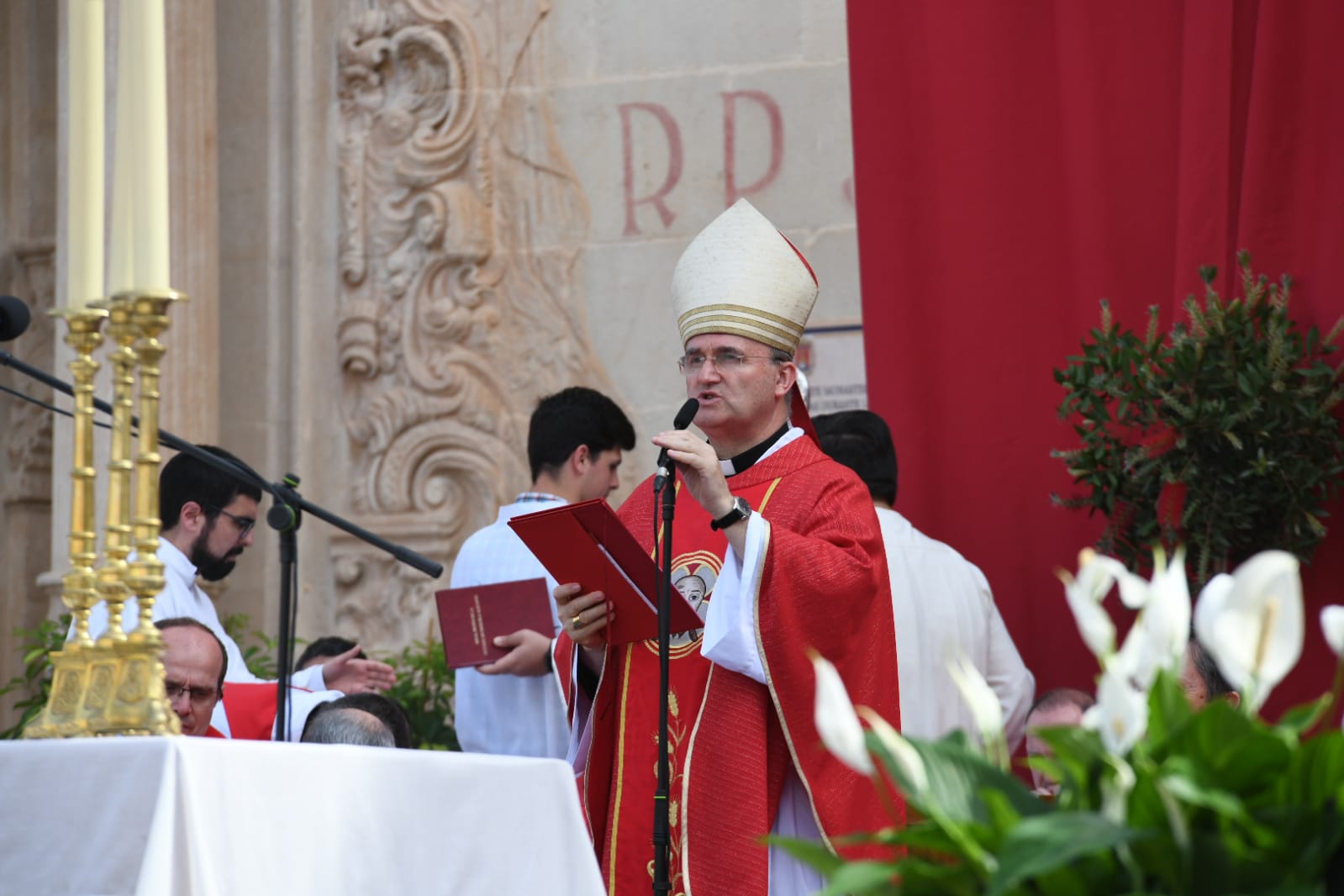 Así te hemos contado la Santa Faz 2024: Récord de participación con 330.000 peregrinos