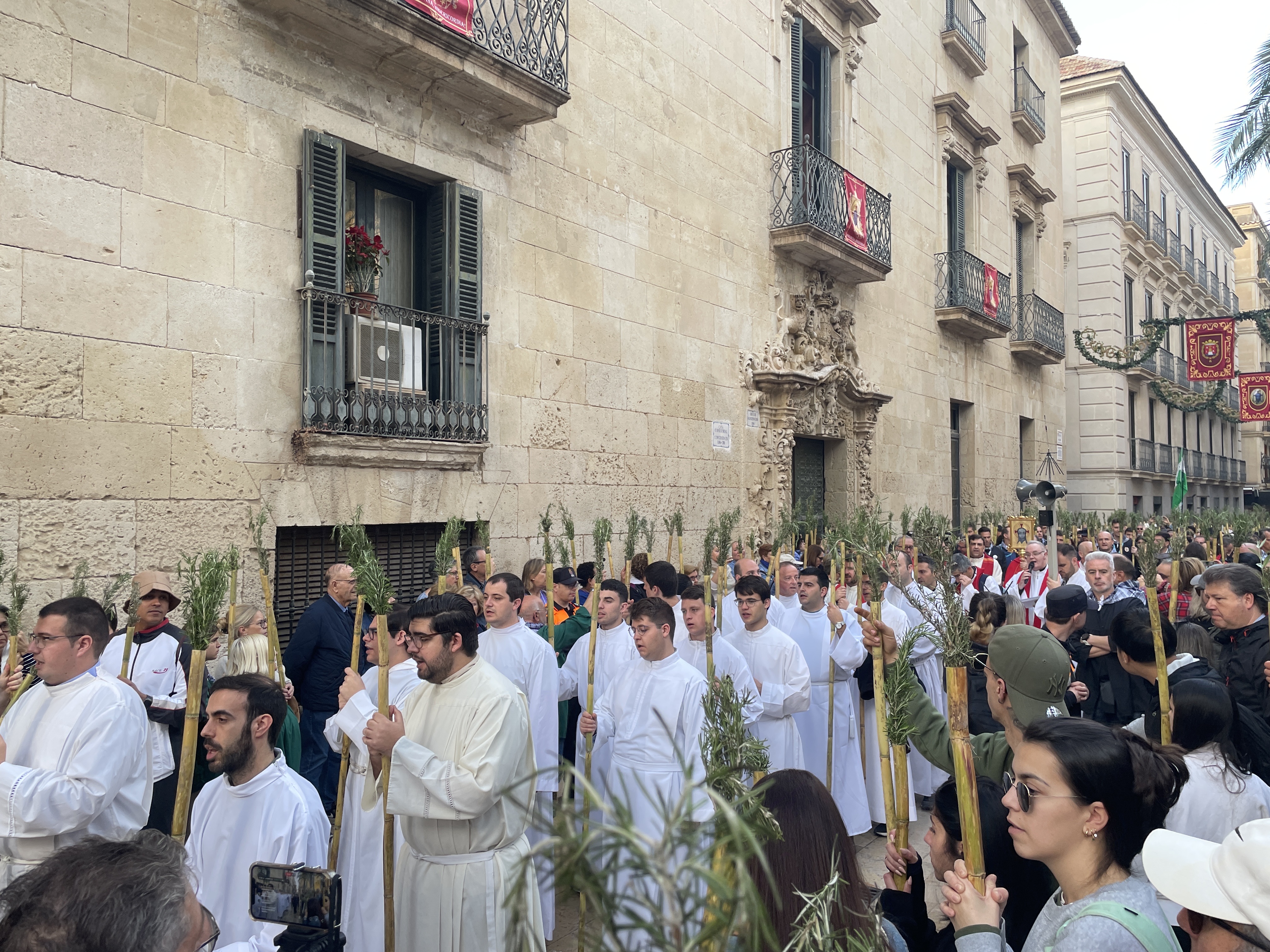 Así te hemos contado la Santa Faz 2024: Récord de participación con 330.000 peregrinos