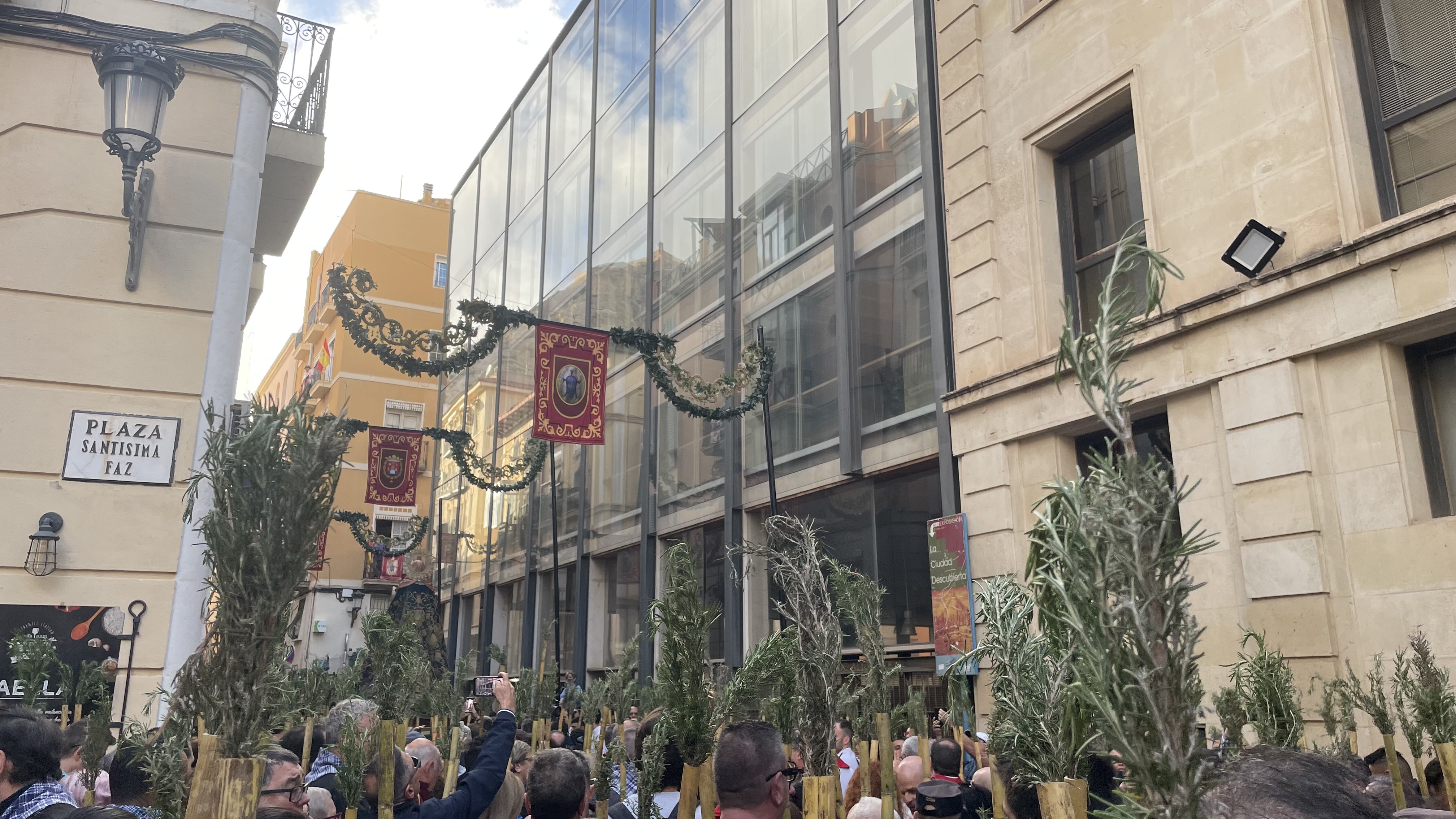 Así te hemos contado la Santa Faz 2024: Récord de participación con 330.000 peregrinos